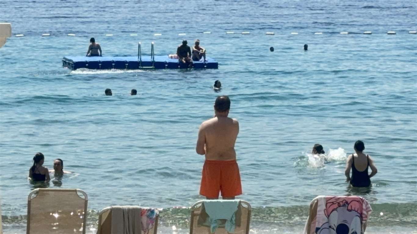  Okullar kapandı, Bodrum sahilleri doldu haberi