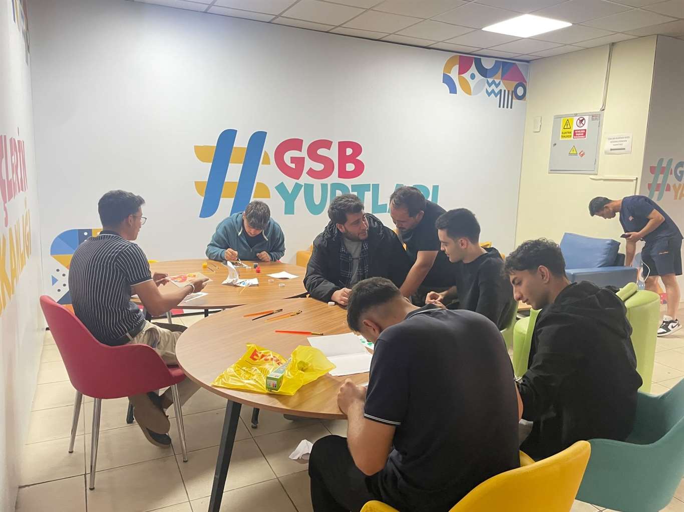 Muğla'da gençlere yönelik sosyal, sanatsal ve sportif faaliyetler sürüyor haberi