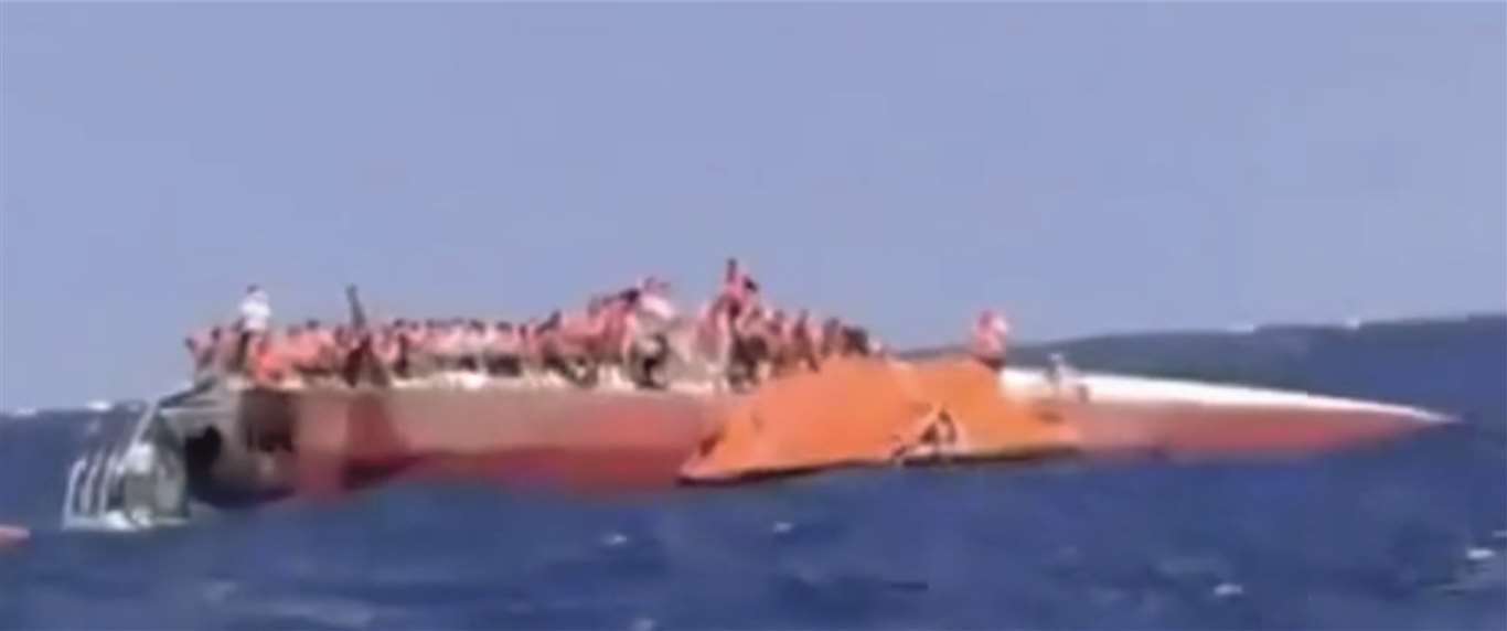 Girne açıklarında yolcu gemisi alabora oldu haberi