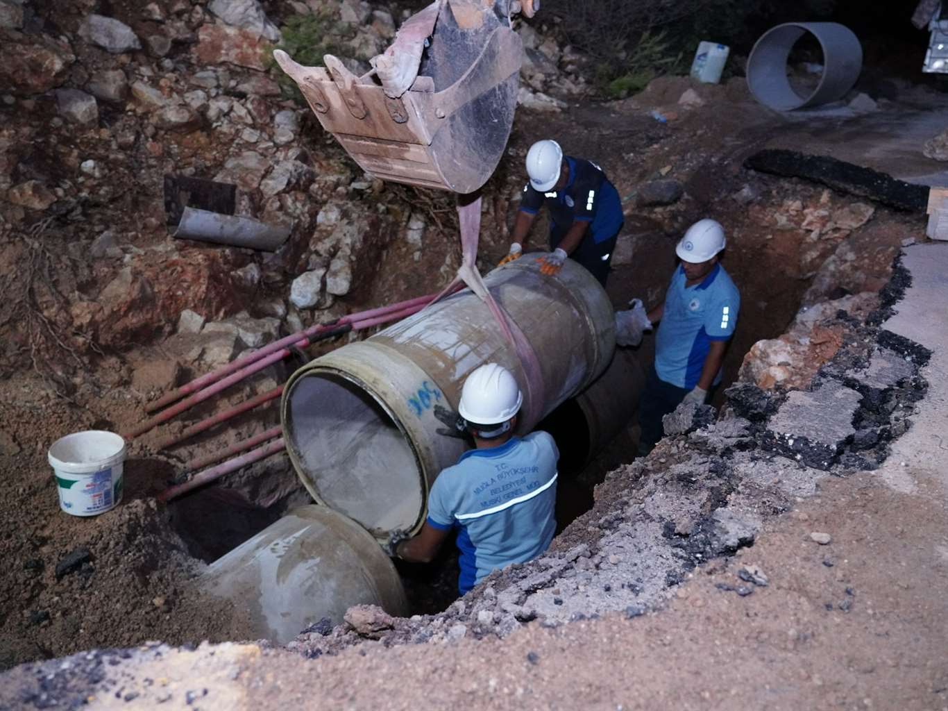 İsale hattında patlama sonrası arıza, 9 saatlik çalışmayla giderildi haberi