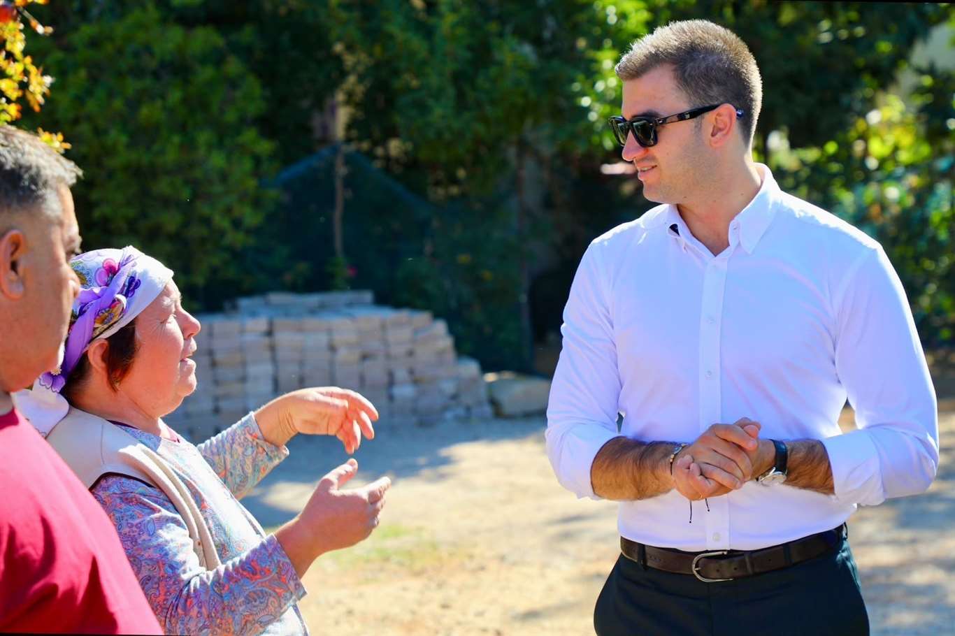    Mandalinci, mahallelerin sorunlarını yerinde inceledi haberi