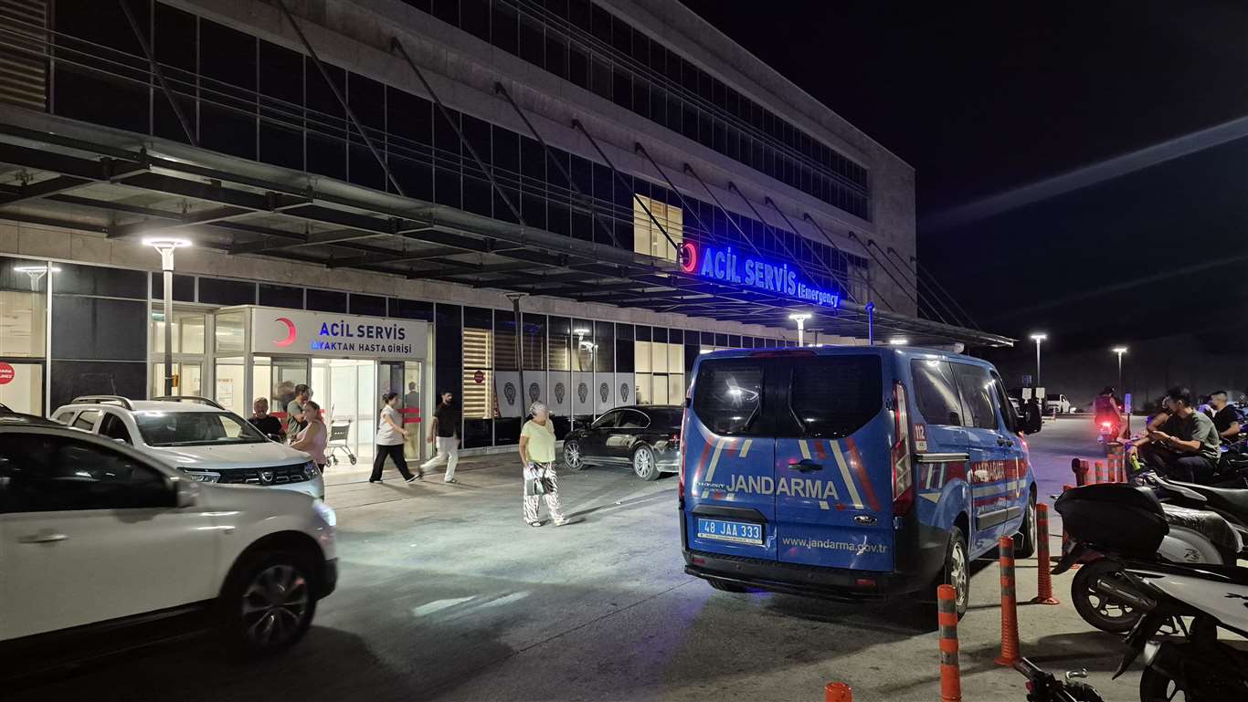 Havuzda kimyasal reaksiyon: 15 kişi hastaneye kaldırıldı haberi