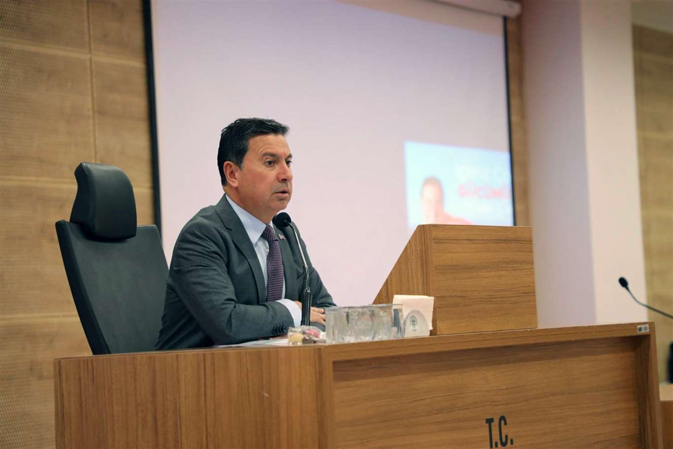 Büyükşehir Meclisi Ahmet Aras başkanlığında ilk toplantısını yaptı haberi