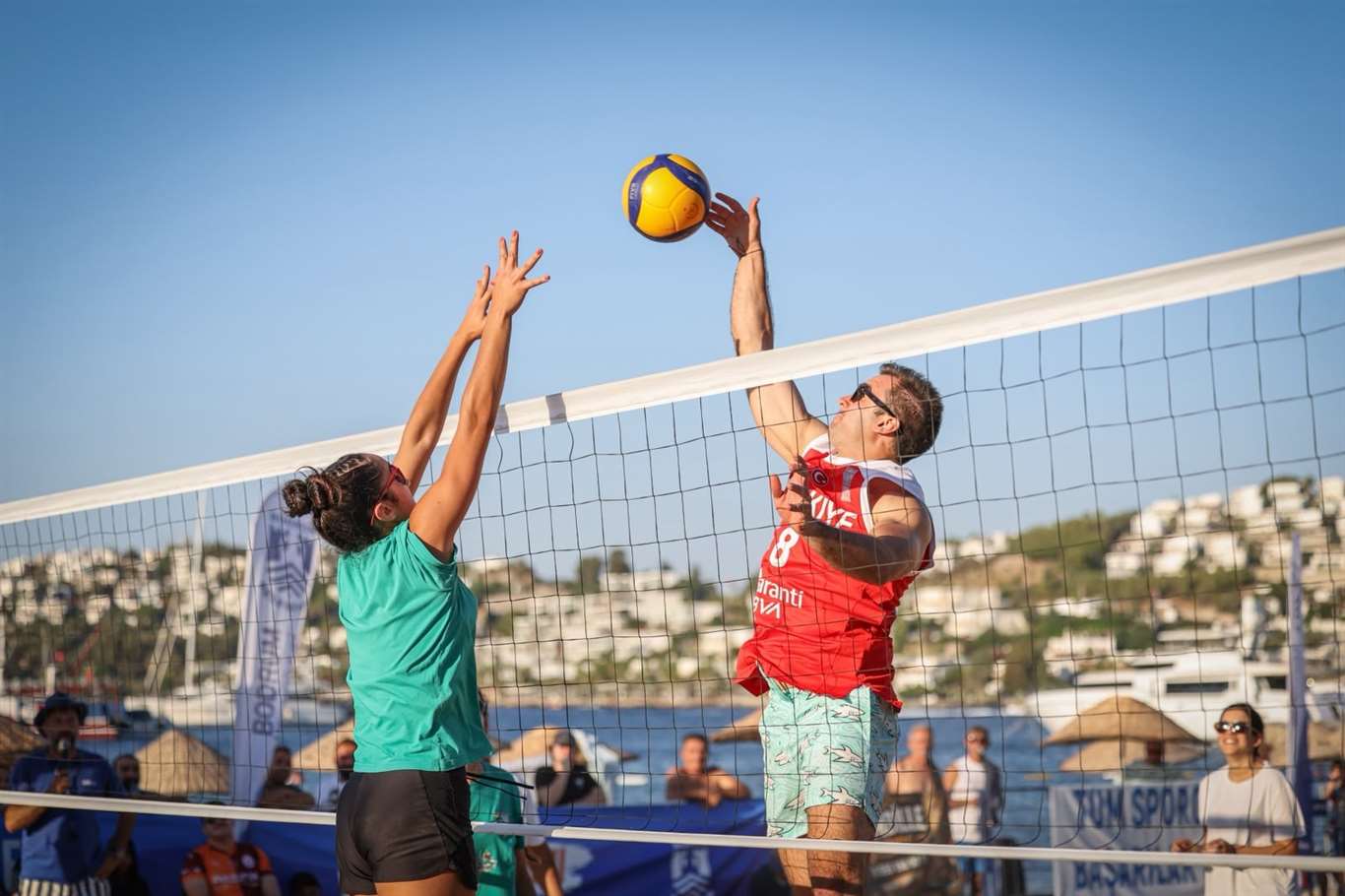  Plaj Voleybolu Şenliği Gündoğan'da tamamlandı haberi