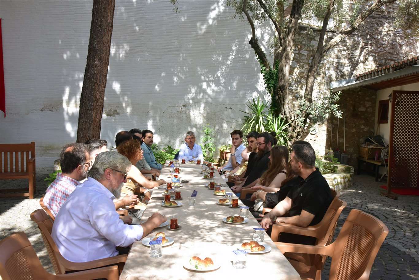 Rektör Prof. Dr. Kaçar, klasik diller yaz kursu öğrencileriyle buluştu haberi