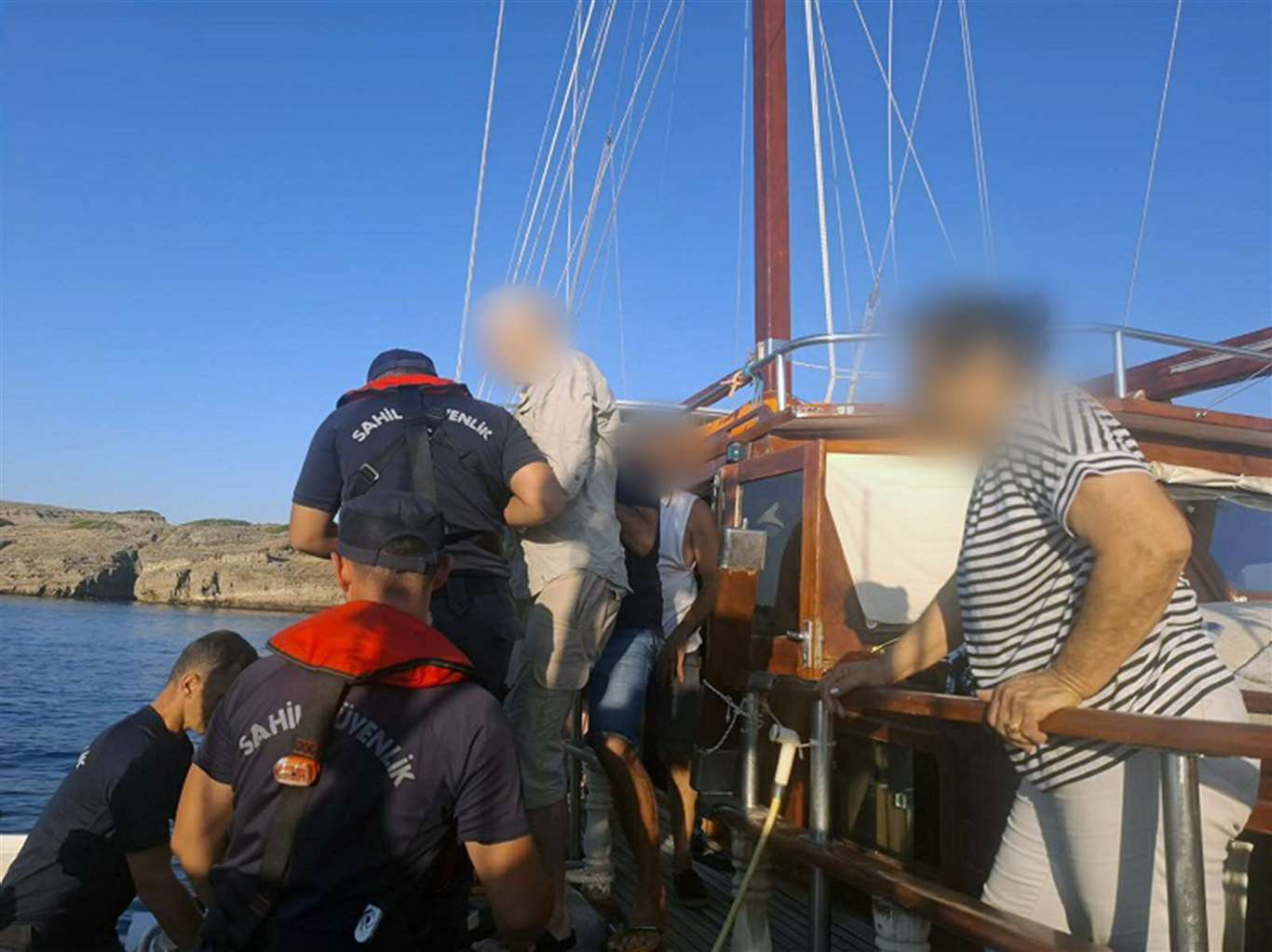 Bodrum ve Marmaris’te ticari yatlarda rahatsızlanan iki kişinin tıbbi tahliyesi yapıldı haberi