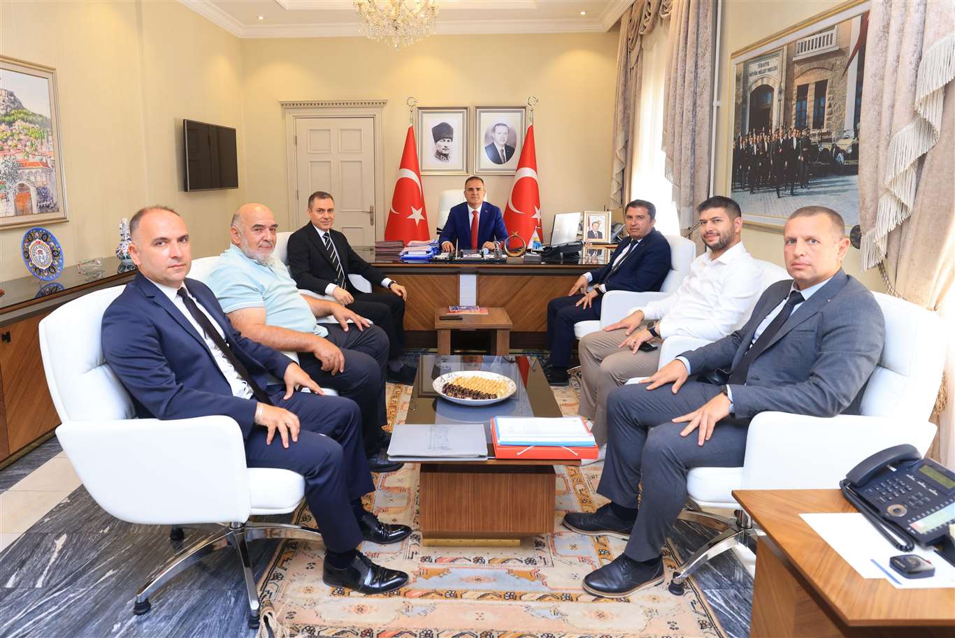 Vali Akbıyık, Kara Kuvvetleri'nin 2235'inci yıl dönümünü kutladı haberi