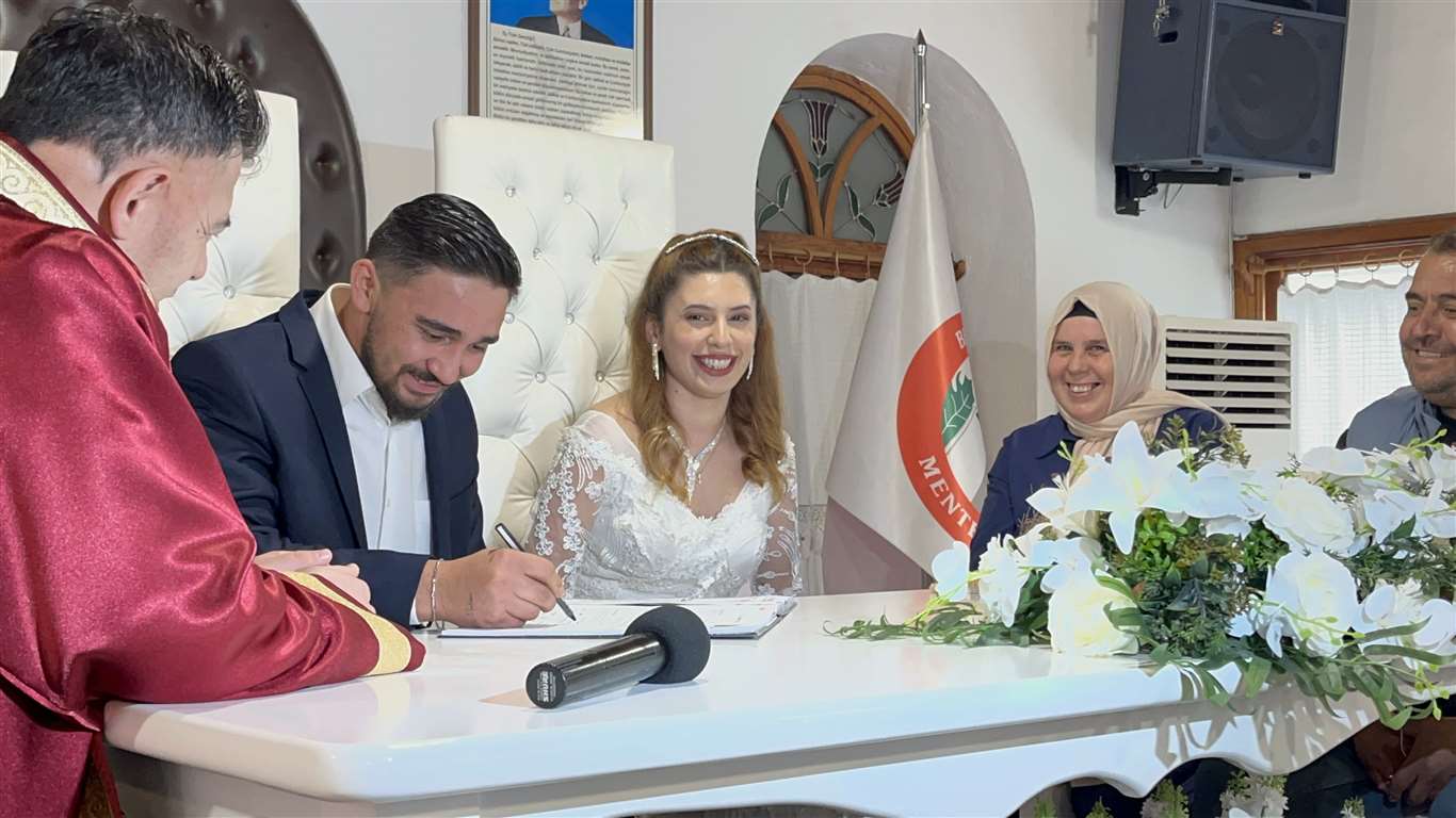 Muğla'da evlilik tarihini özel kılmak isteyen çiftler '11.11' i seçti haberi