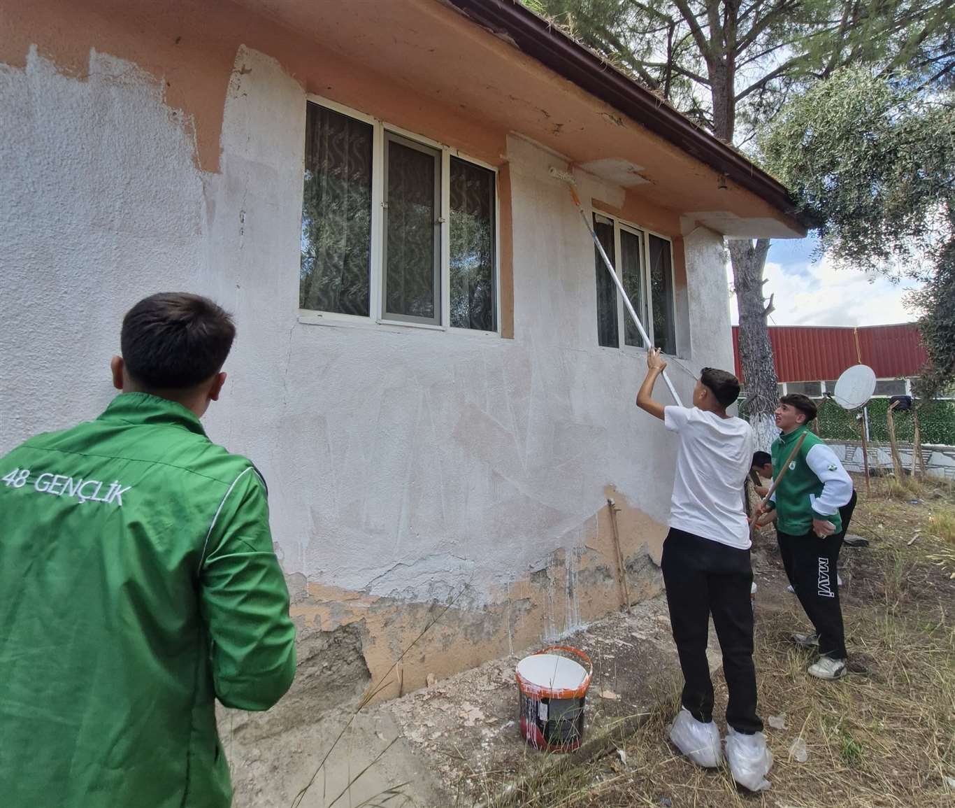 48 Gençlik, Gökpınar İlköğretim Okulu'nu renklendirdi haberi