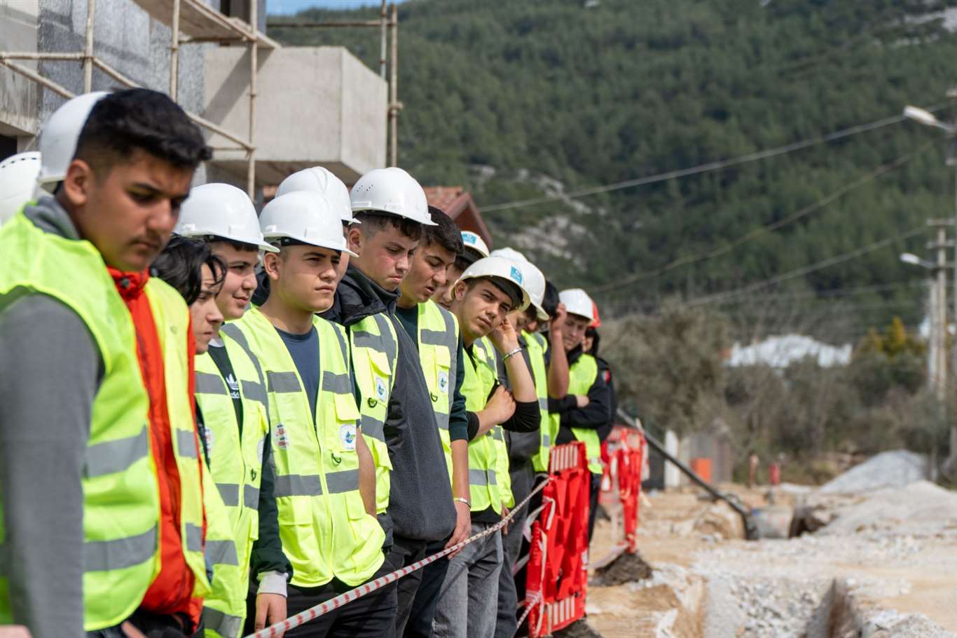 Muğla Büyükşehir Belediyesi gençleri geleceğe hazırlıyor haberi