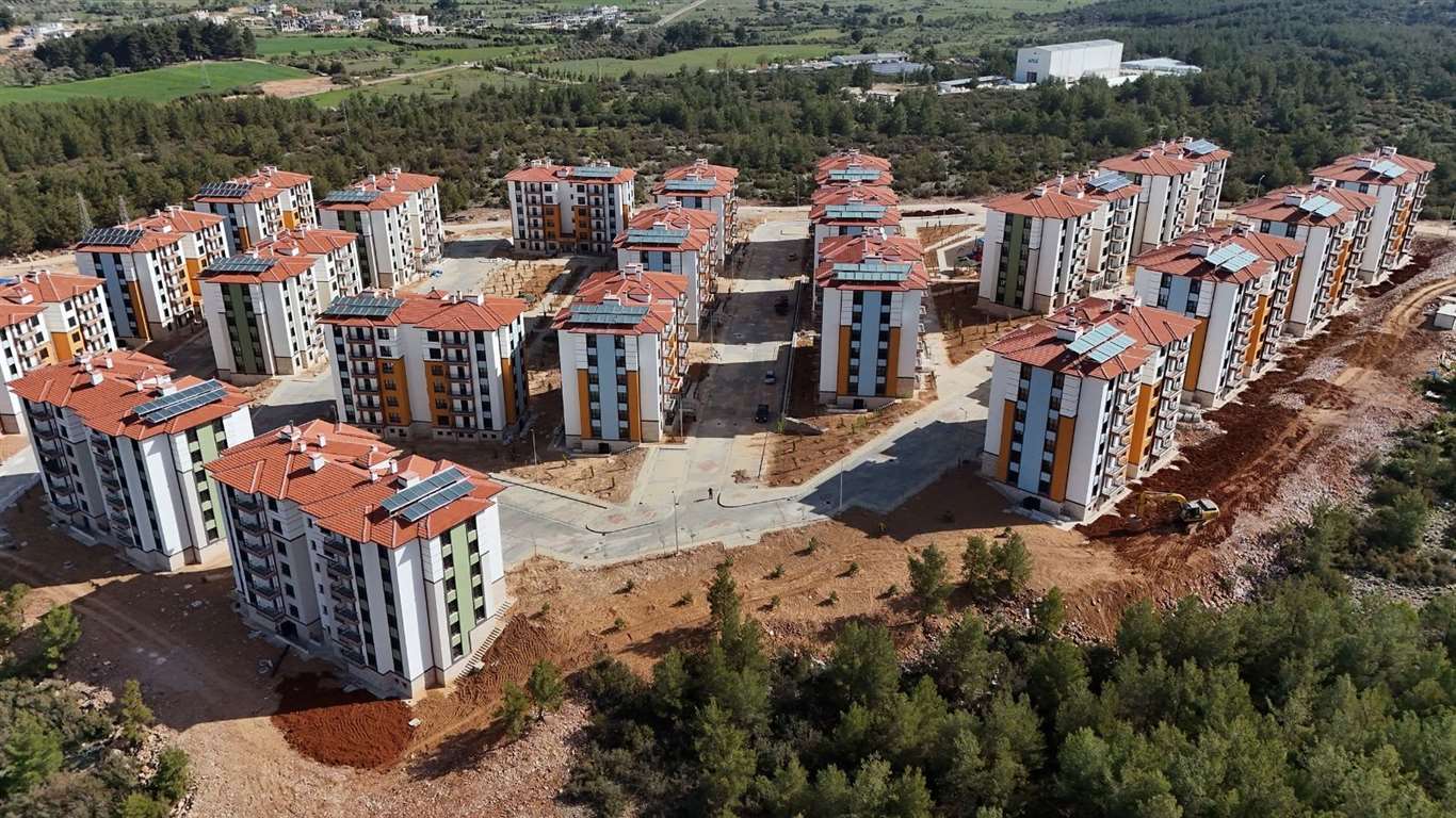 Akçaova TOKİ'de hayat var, hizmet yok haberi