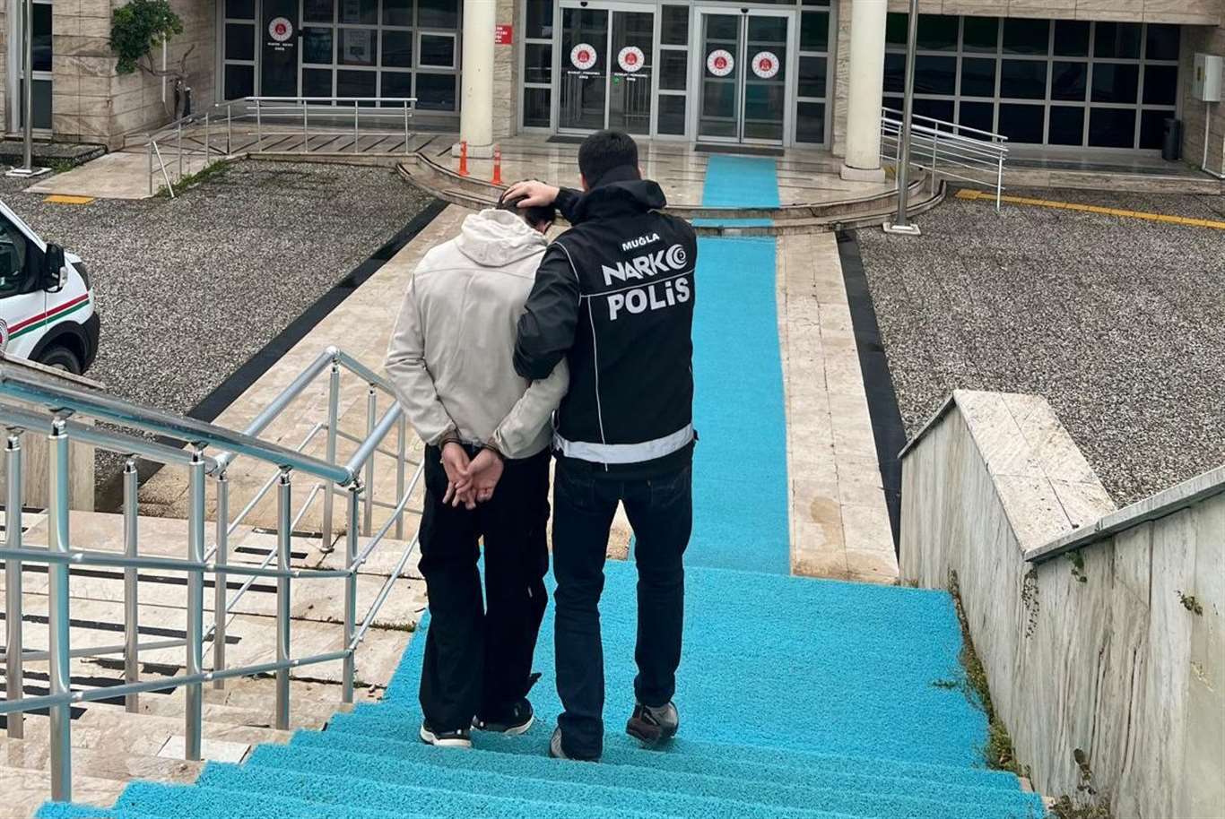 6 suçtan aranan şahıs Menteşe'de yakalandı haberi