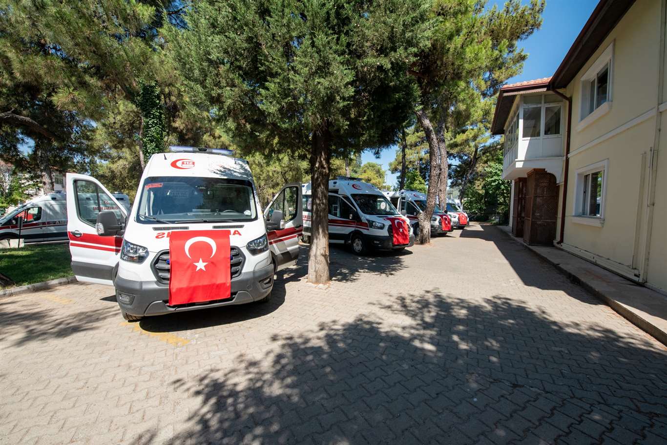       Muğla'ya 4 yeni ambulans tahsis edildi haberi
