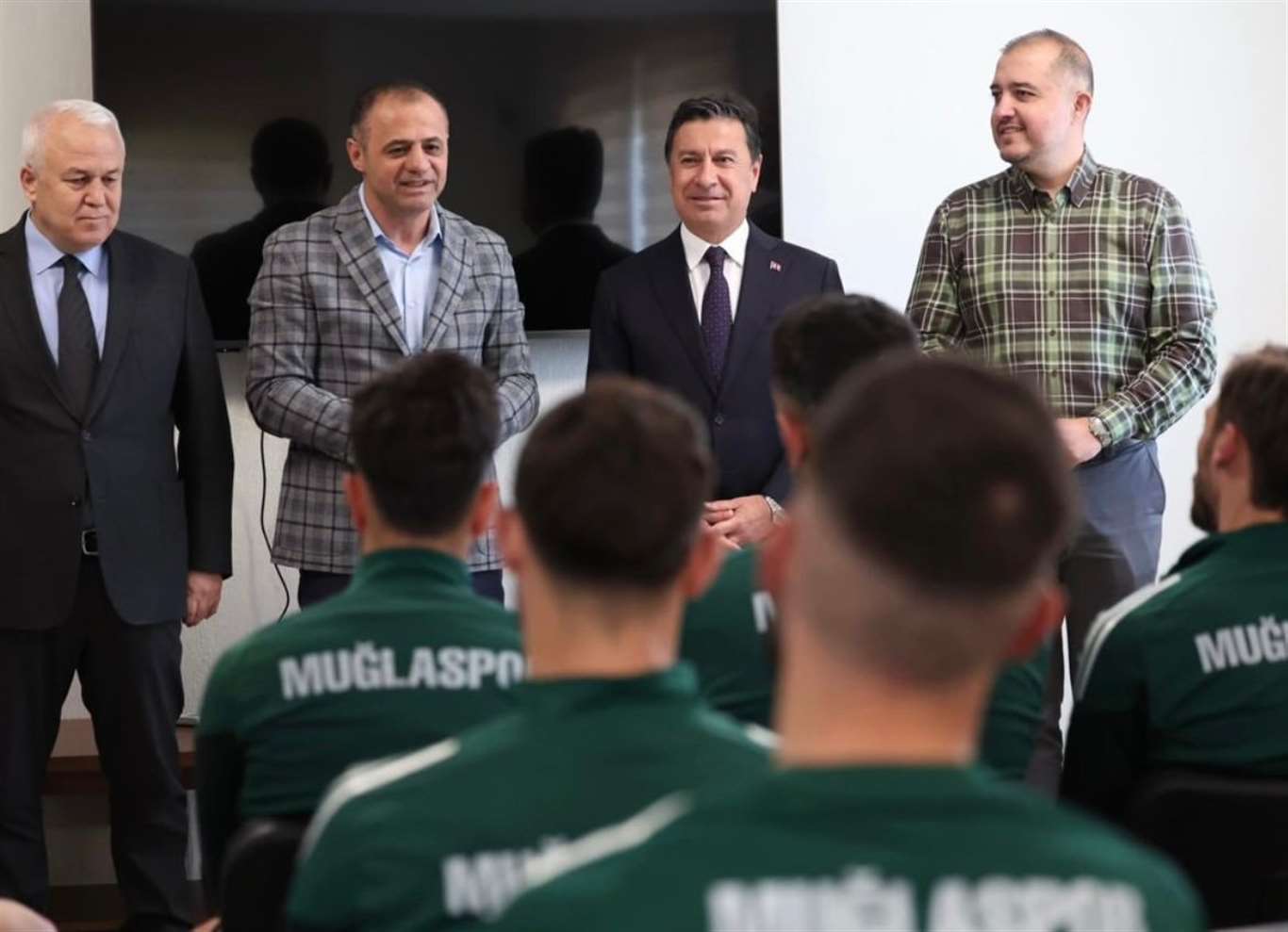 Ahmet Aras'tan Muğlaspor'a destek çağrısı haberi