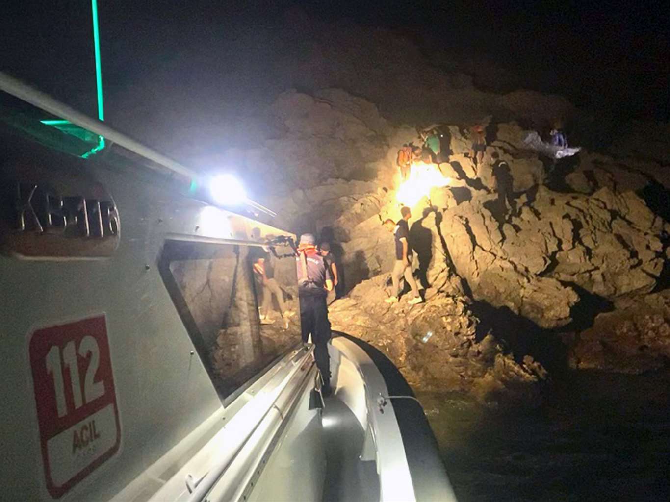 Marmaris Armella koyunda 14 düzensiz göçmen yakalandı haberi