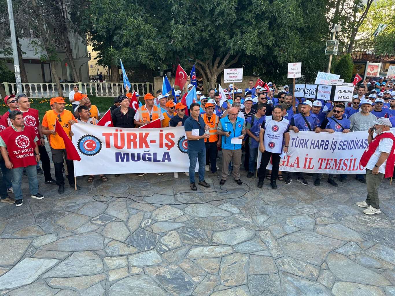TÜRK-İŞ'e bağlı sendika üyesi işçiler Muğla'dan seslendi: haberi