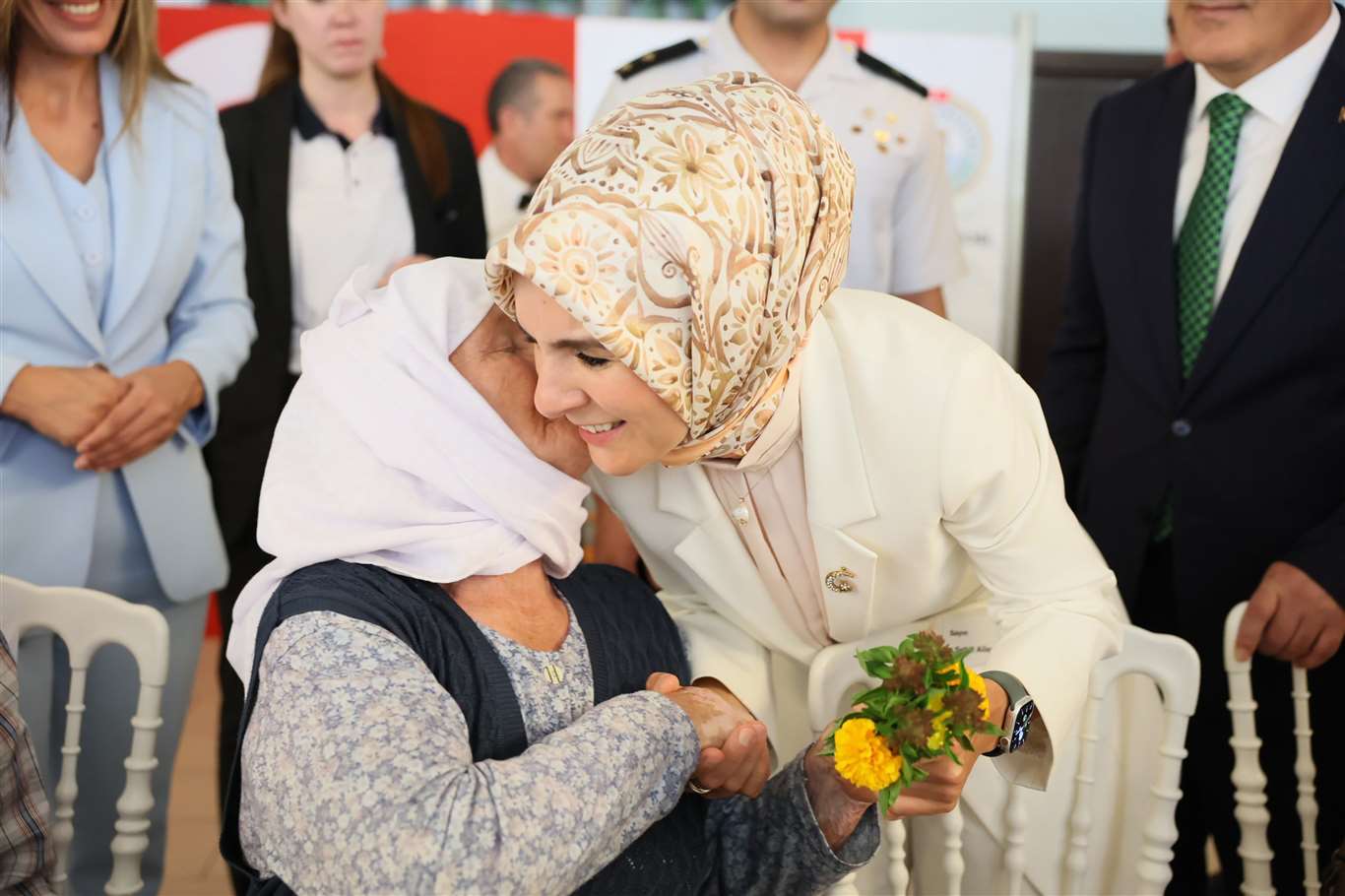 Bakan Göktaş Muğla'da şehit yakınları, gaziler ve kadın üreticilerle buluştu haberi