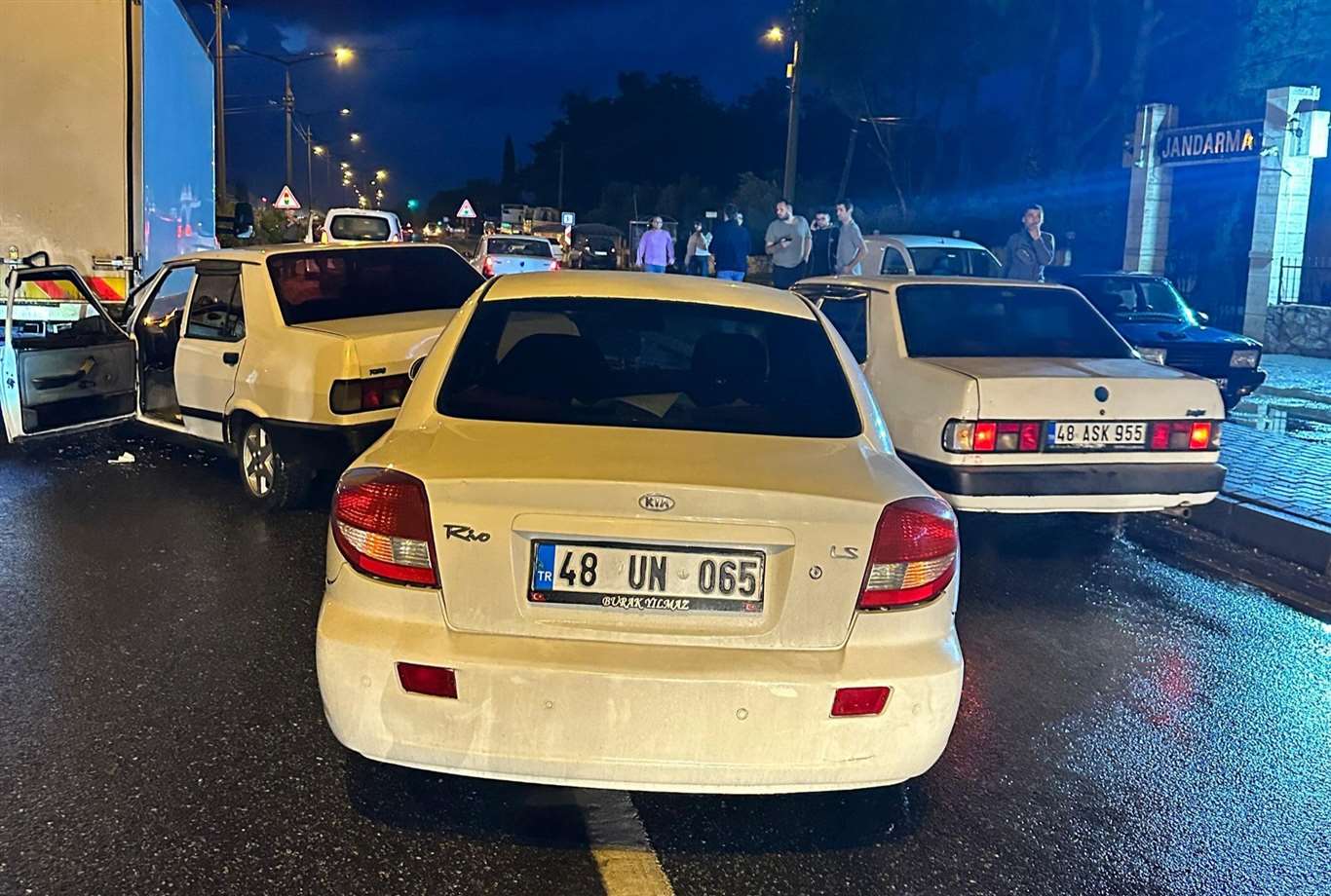    Menteşe Bayır'da iki ayrı kazası: 1 yaralı haberi