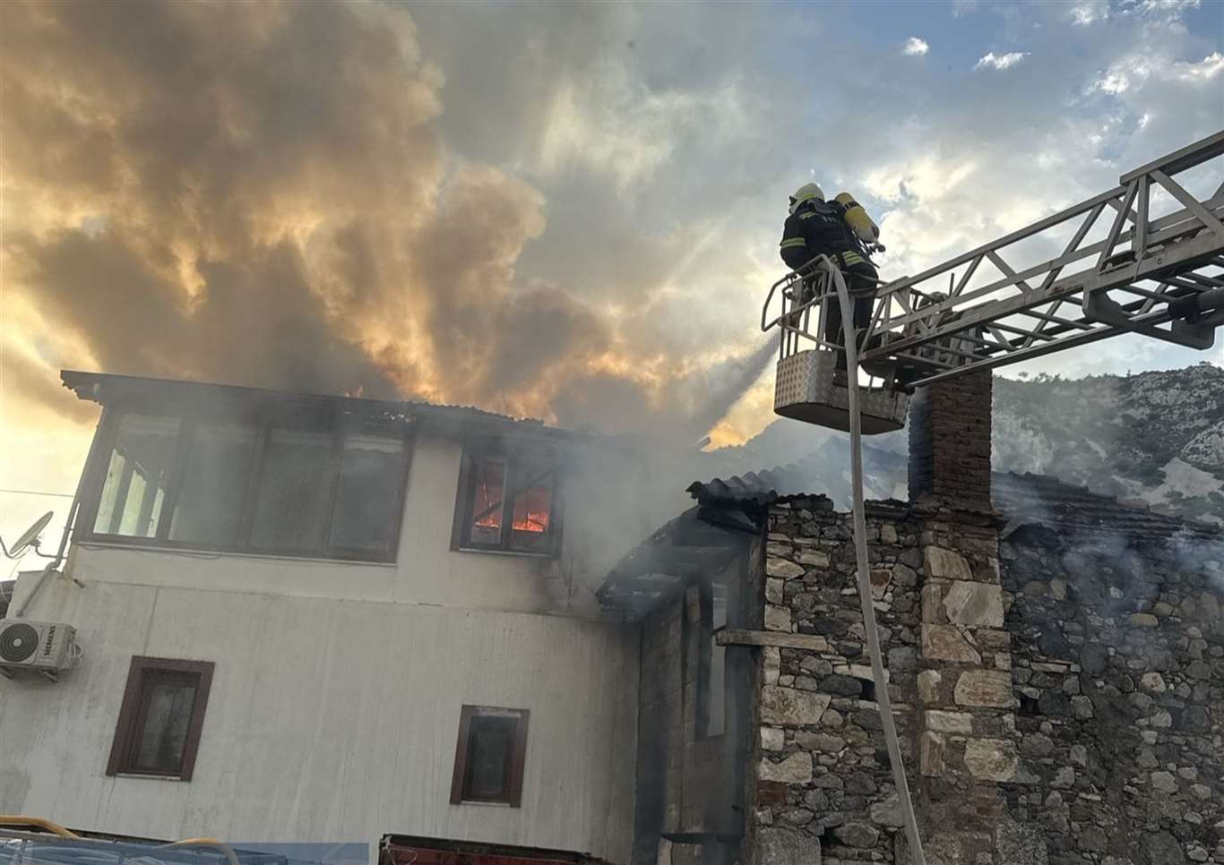 Muğla Büyükşehir itfaiyesi bayram tatilinde 121 olaya müdahale etti haberi