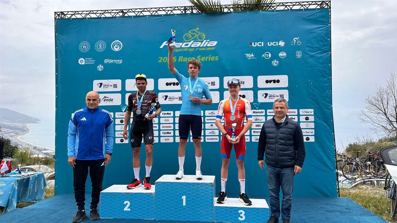    Büyükşehir Bisiklet Takımı Alanya'da birincilik kürsüsüne çıktı haberi