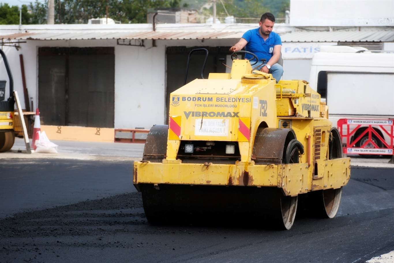 Bodrum'da asfalt çalışmaları devam ediyor haberi