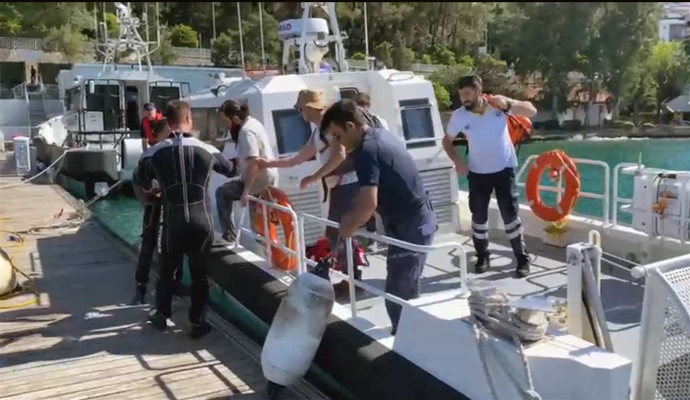 Boğulma tehlikesi yaşayan vatandaşa Sahil Güvenlikten tıbbi tahliye haberi