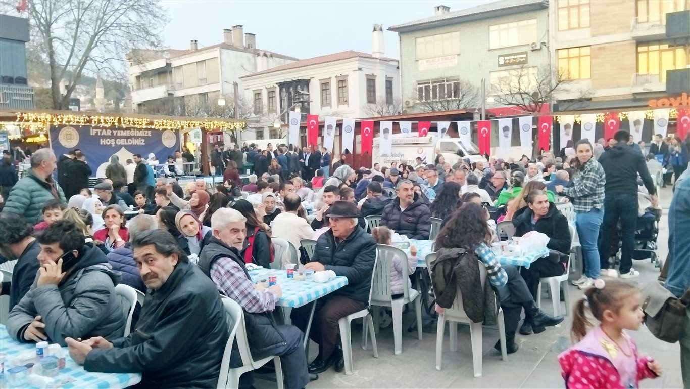 Muğla Büyükşehir Belediyesi'nden Menteşe'de iftar yemeği haberi