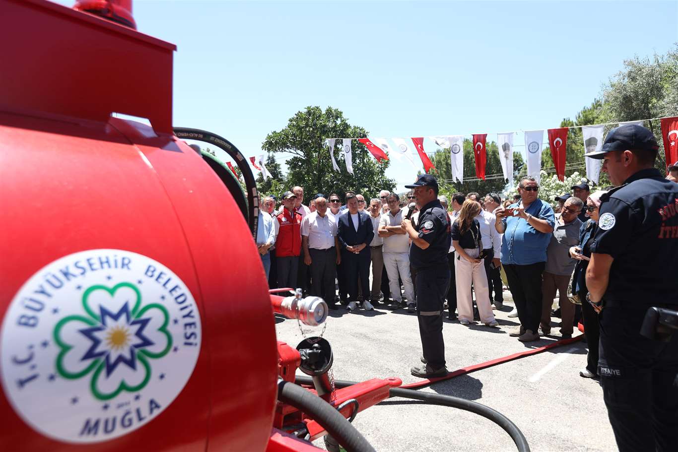 Yangınlara Karşı Kırsala Güçlü Destek: 180 Mahalleye Tanker Desteği haberi
