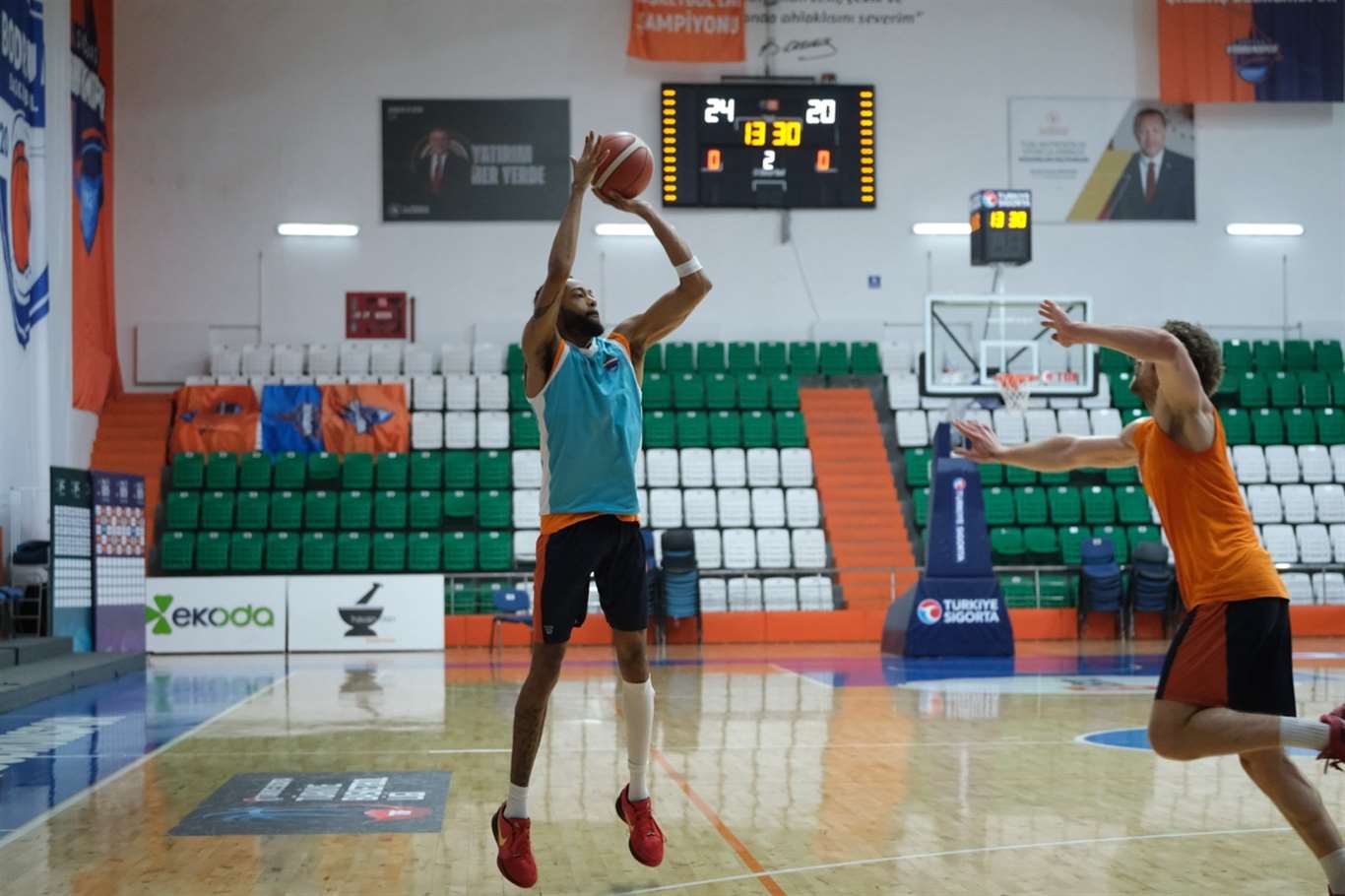 Evde son randevu, hedef Play-Off'a moralli başlangıç haberi