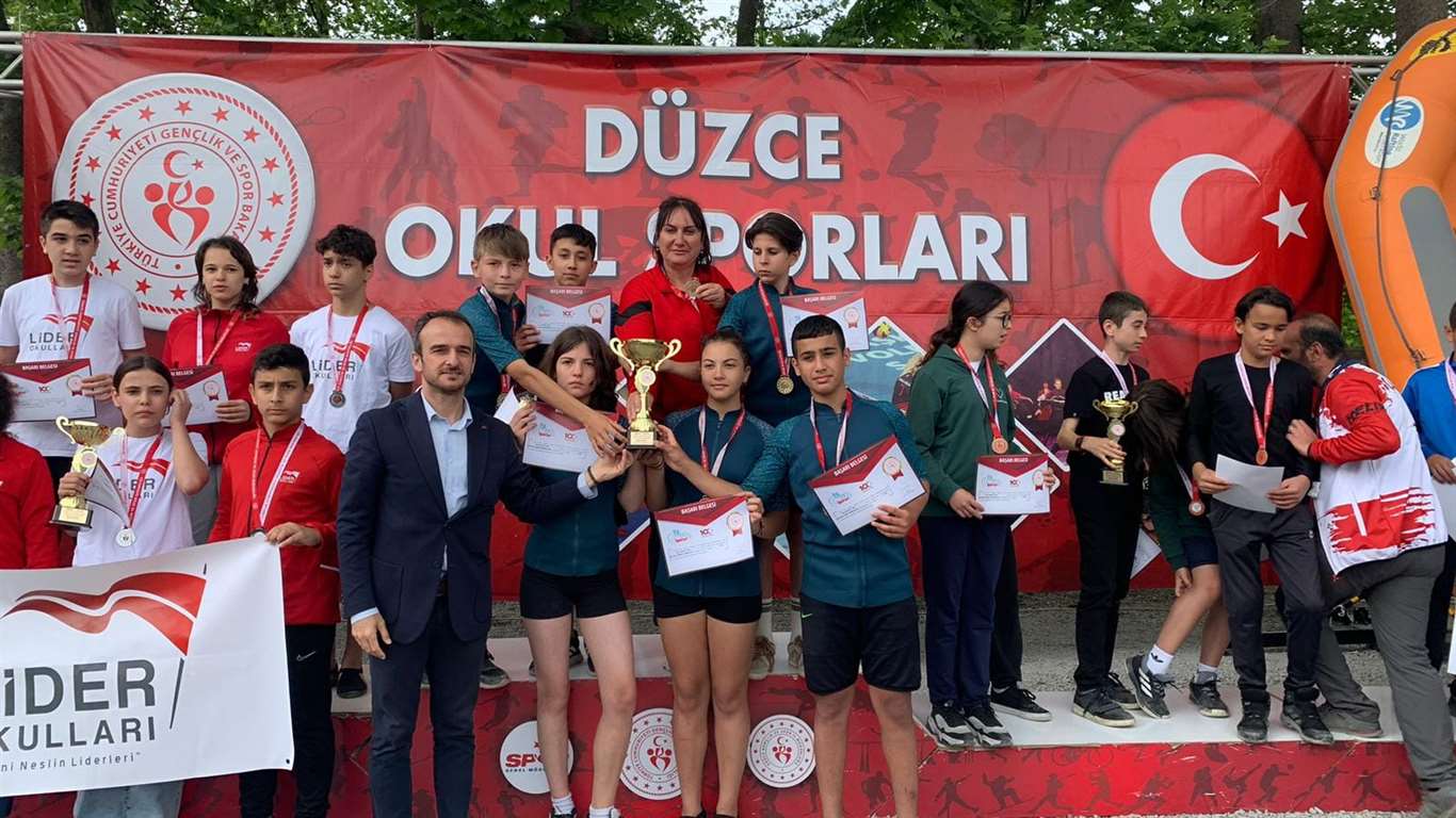    Dalaman Cumhuriyet Ortaokulu, raftingde Türkiye birincisi oldu haberi