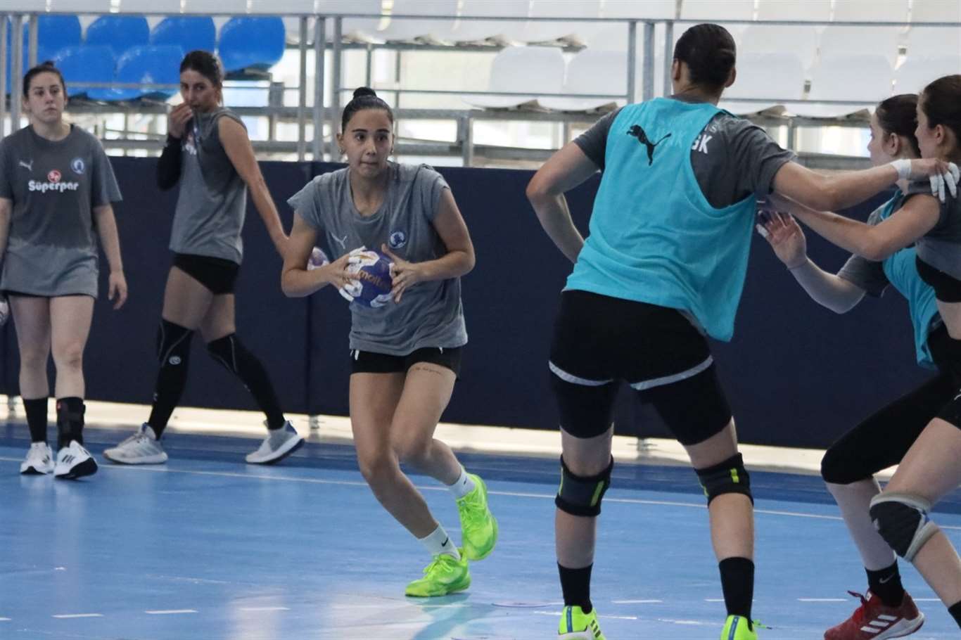       Denizin Kızları Play-Off mücadelesinde ilk maçını kazandı haberi