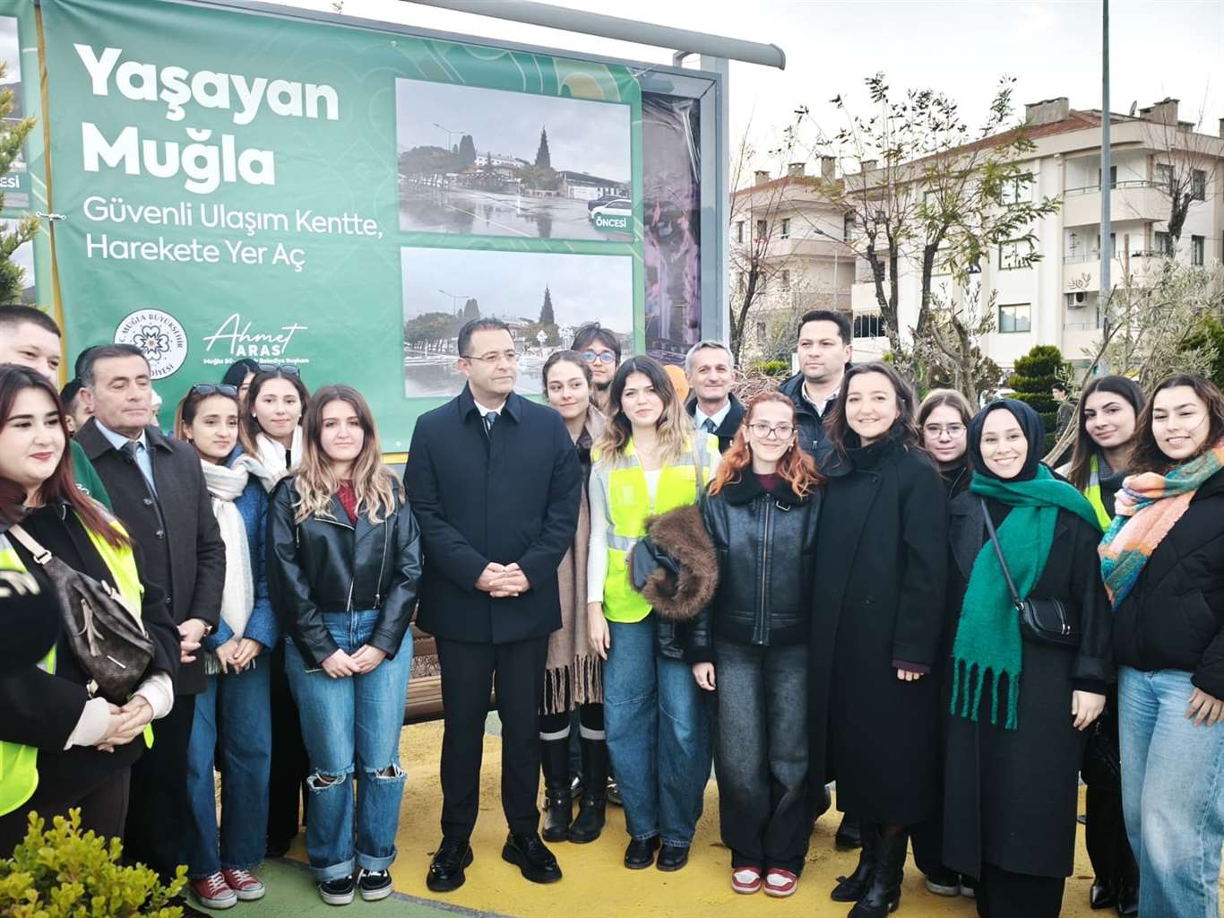             Menteşe stadyum durağında 