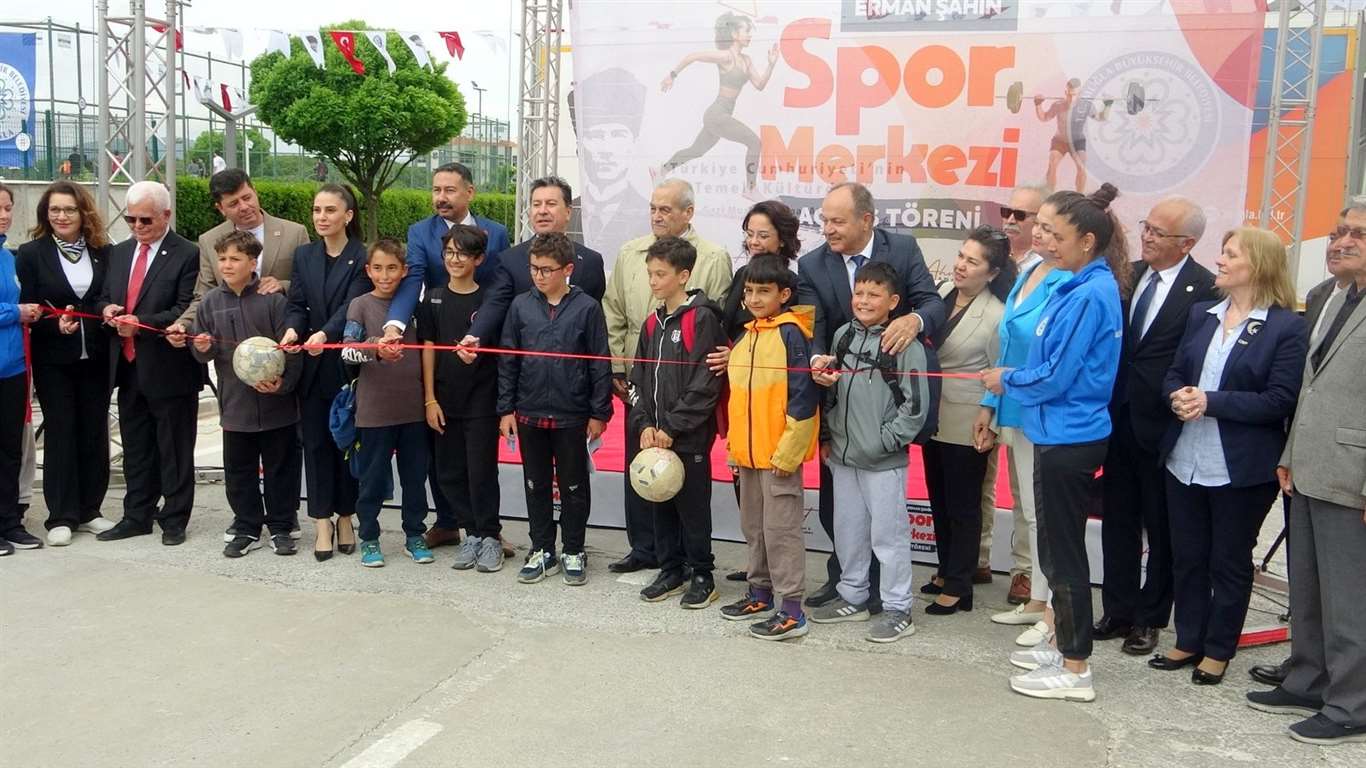 Erman Şahin Spor Merkezi açıldı haberi