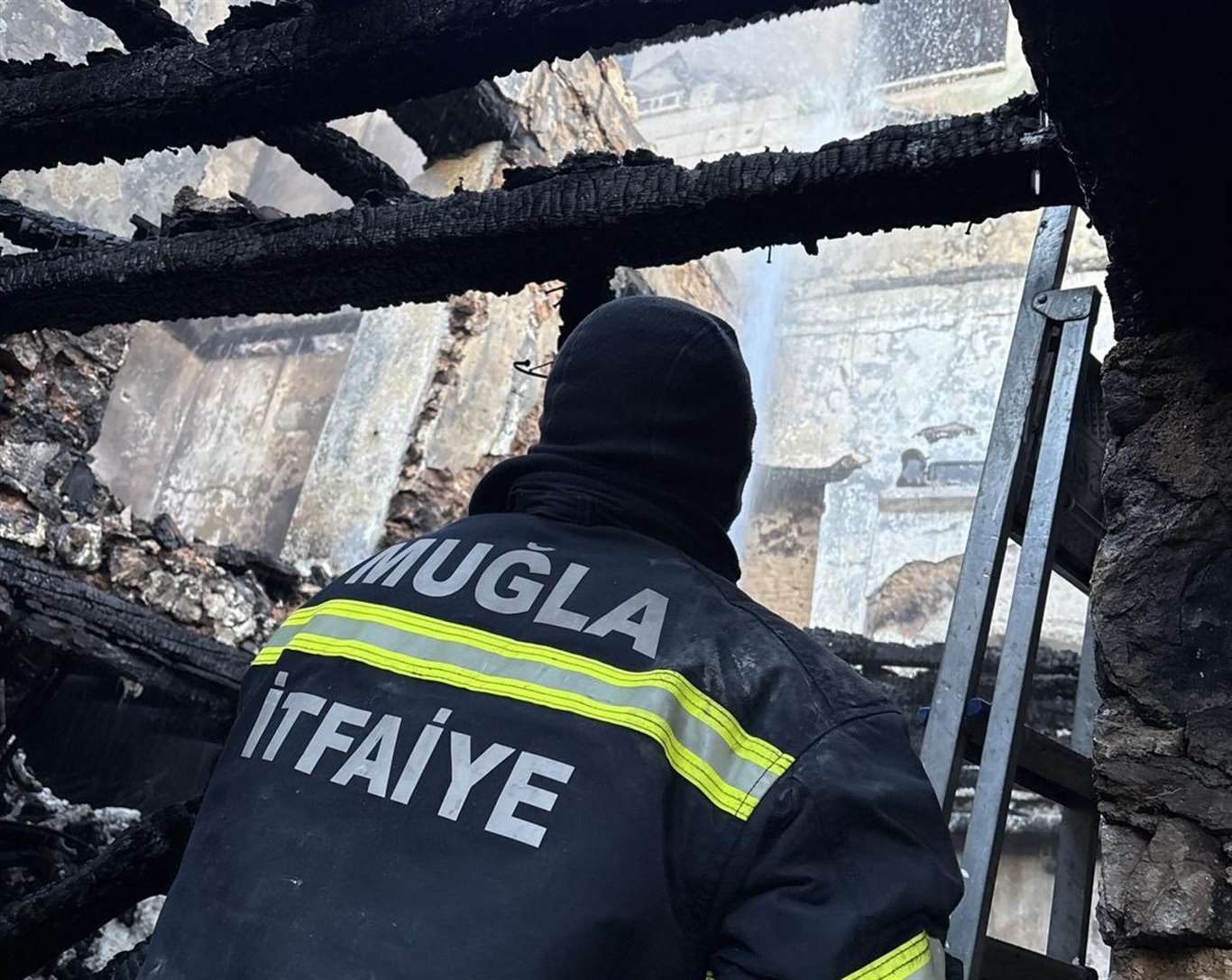    Fethiye'de ev yangınında 85 yaşındaki kadın hayatını kaybetti haberi