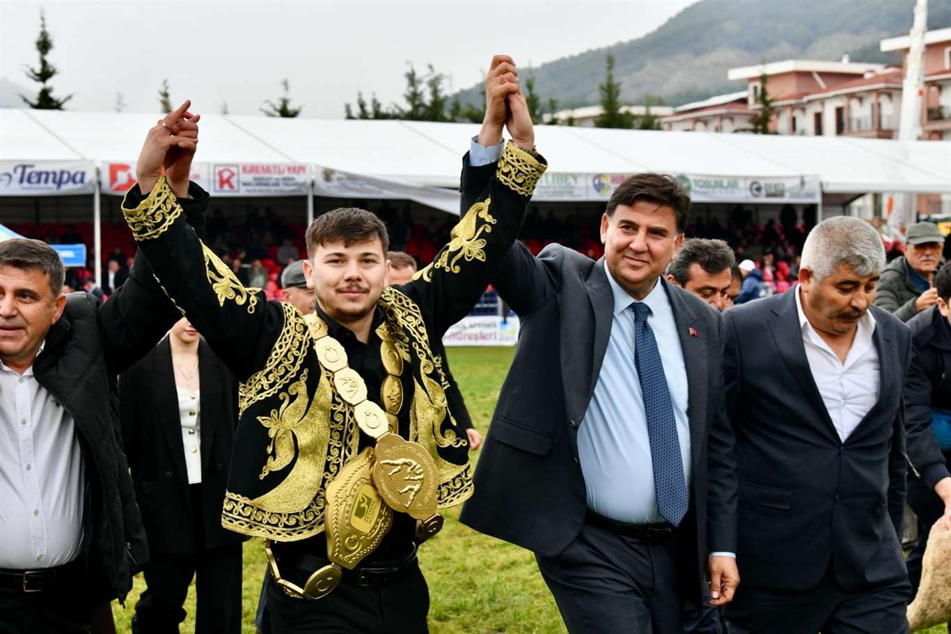 Başpehlivanlık Şimşek'in oldu haberi