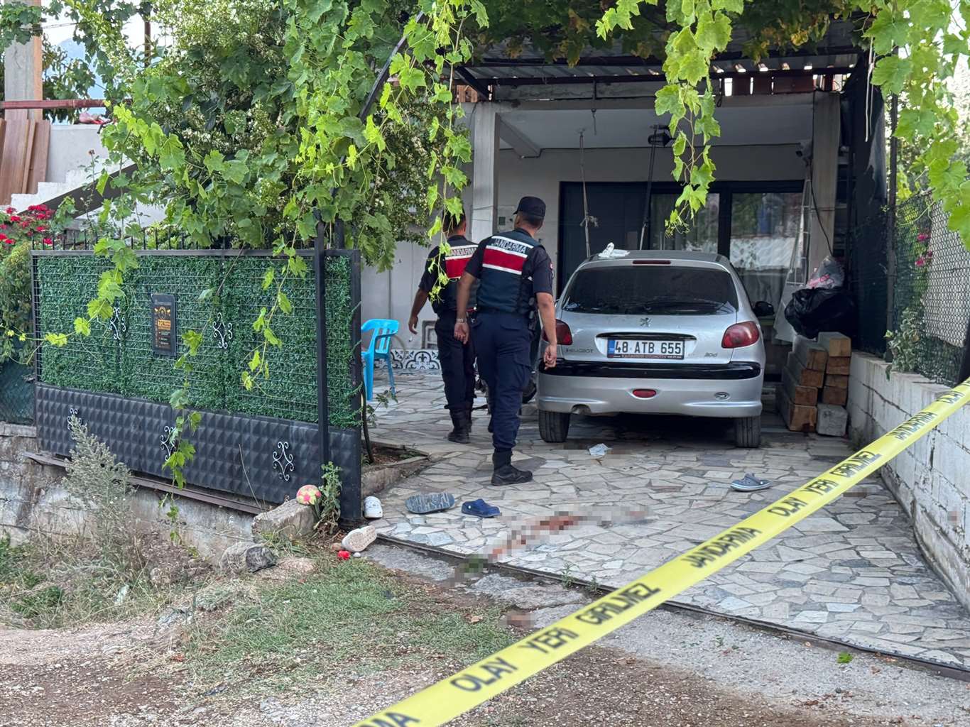 Fethiye'de komşu kavgası kanlı bitti: 1 ölü, 2 yaralı haberi