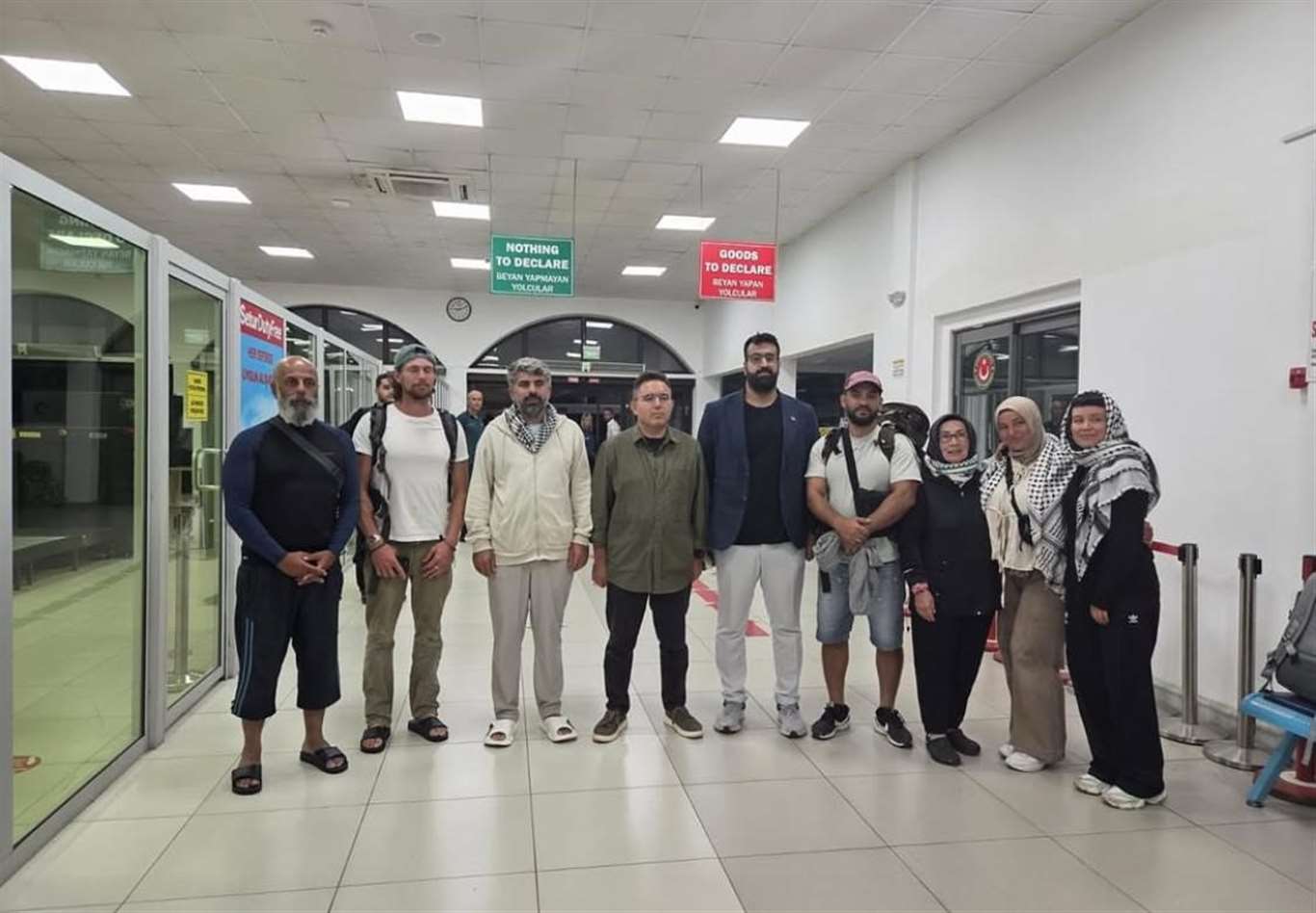 Gazze'ye yardım için yola çıkan 7 kişi fırtınada mahsur kaldı haberi