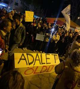 Menteşe'de gençler 'adalet tabutu' taşıdı haberi