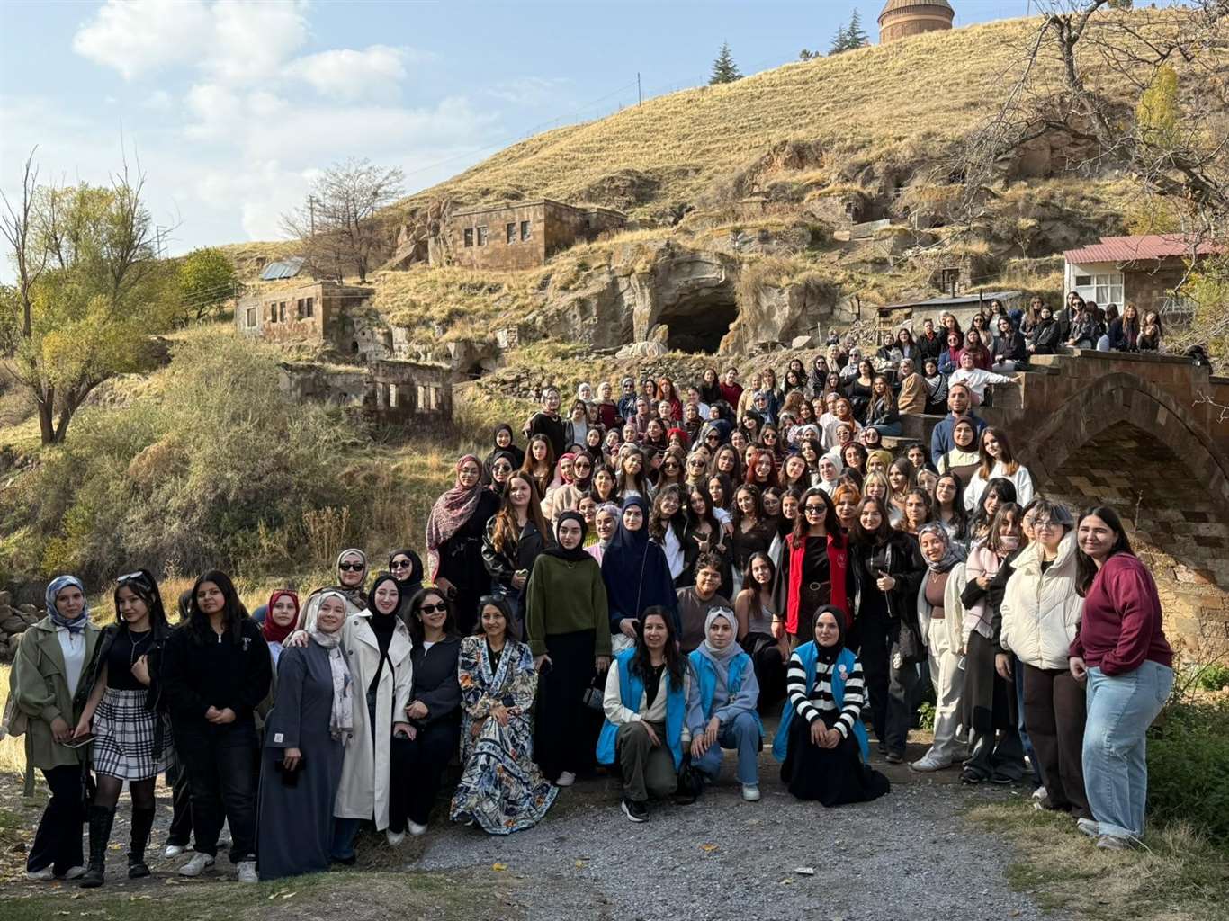 Muğlalı gençler, 'Medeniyet, Tarih ve Kültür Kampı' ile Bitlis ve Van'ı gezdi haberi