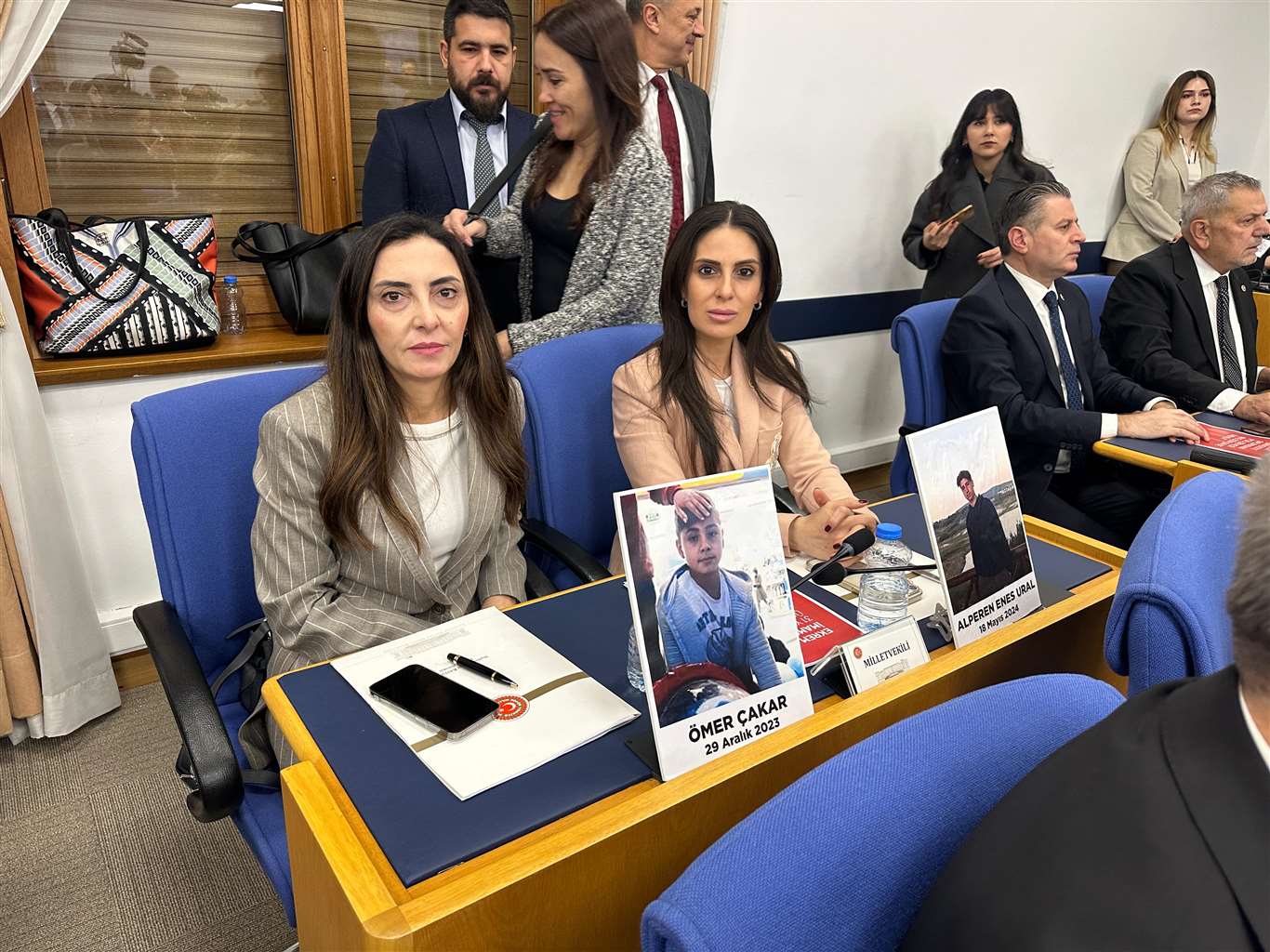 Milletvekili Özcan, Bakan Tekin'i boş beslenme çantasıyla karşıladı haberi