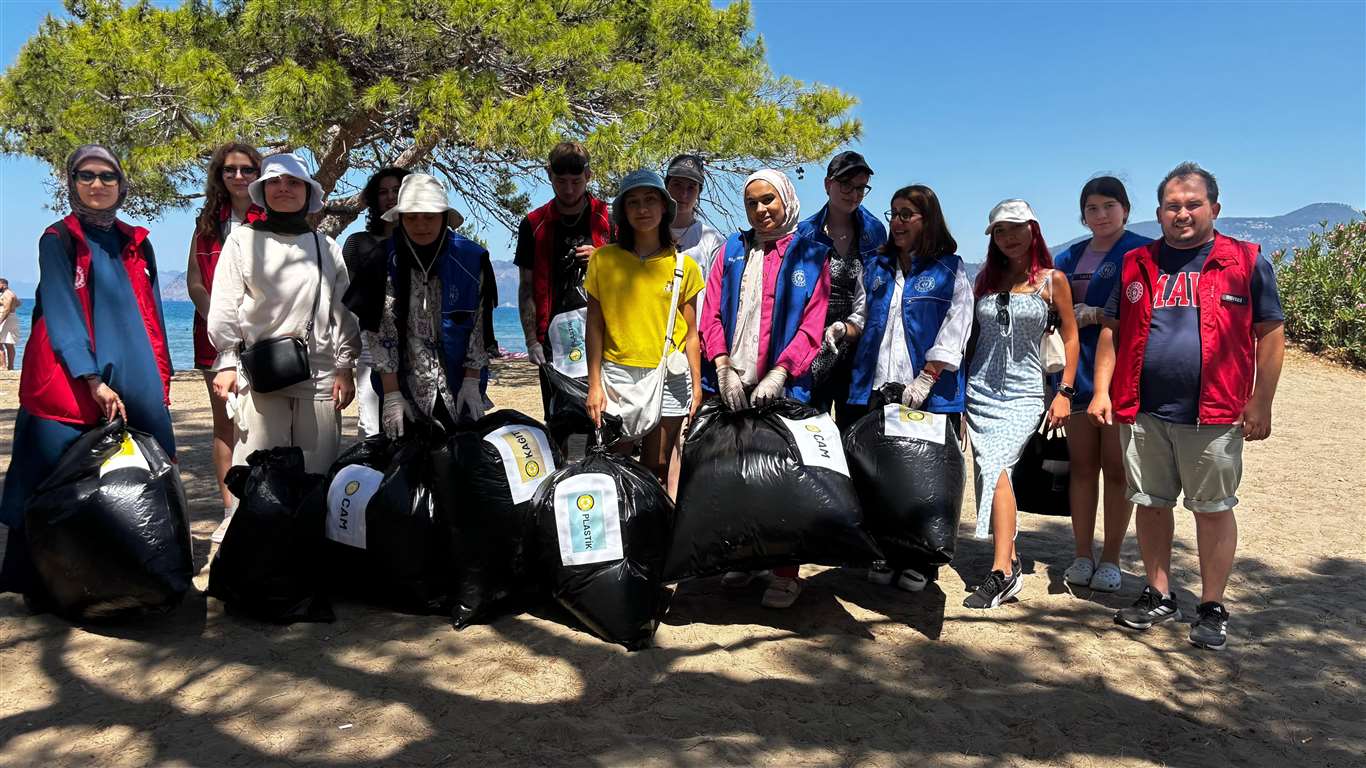 Muğla'da gönüllü gençlerden ekolojik sistemde farkındalık haberi