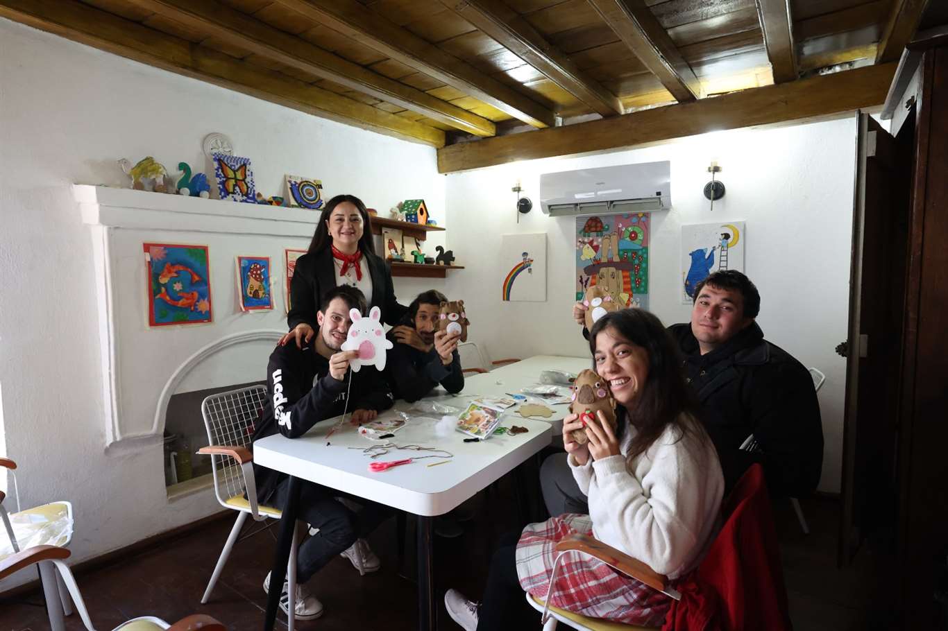 Gözcüler Evi atölyeleri çocukların ve ailelerin gelişimine katkı sağlıyor haberi