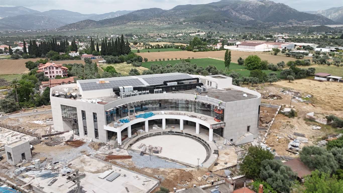 Güneş enerjili Milas Kültür Merkezi gün sayıyor haberi