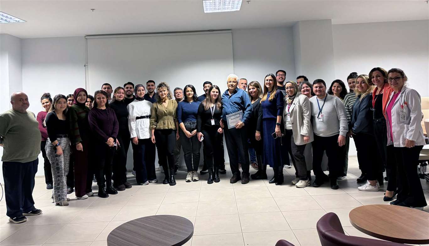  Hastanenin 40 yıllık emektarı için veda töreni haberi