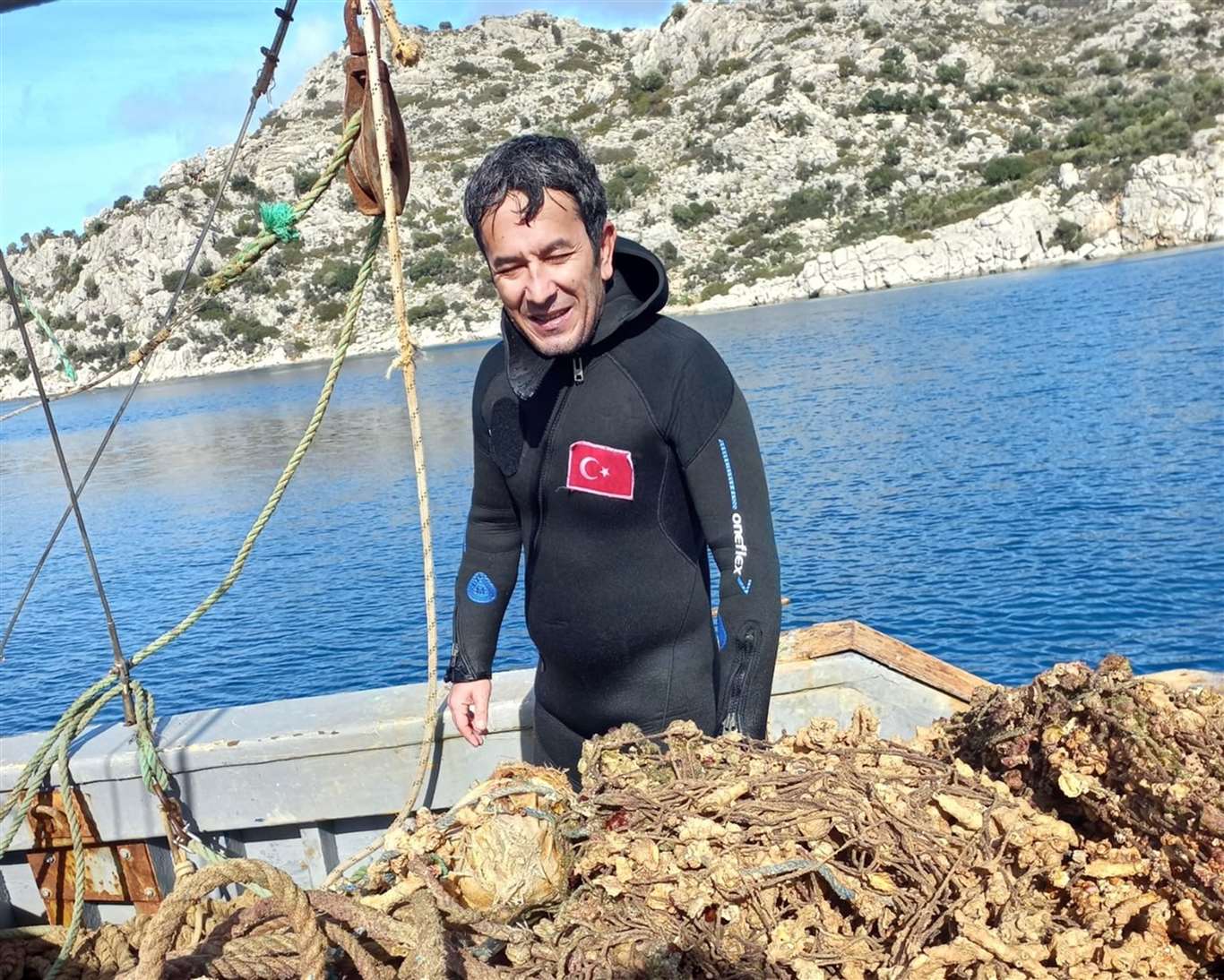 Bozburun'da hayalet ağlar denizden temizlendi haberi