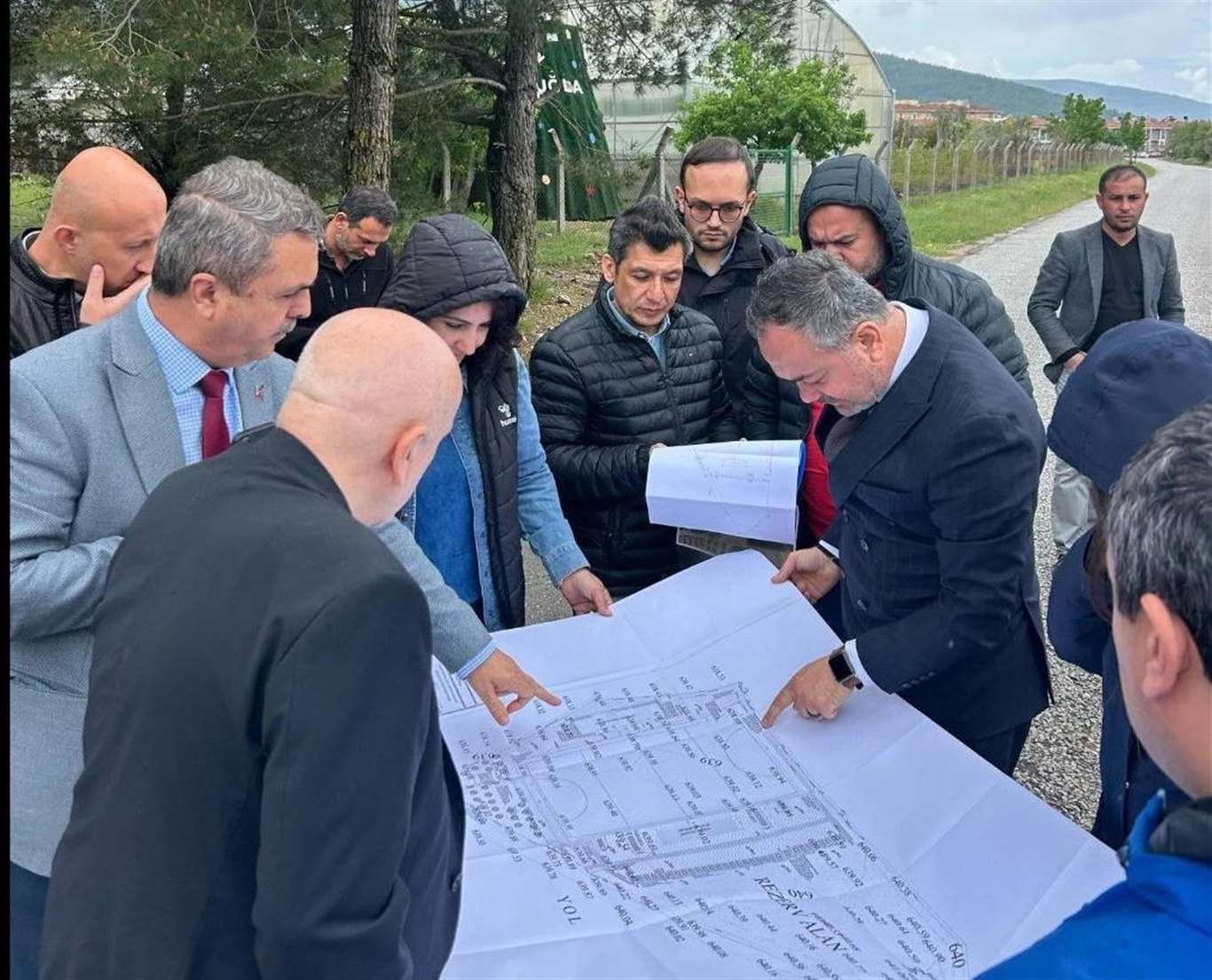 Muğla'da yapılması planlanan hokey sahası için yetkililer yerinde incelemelerde bulundu. haberi