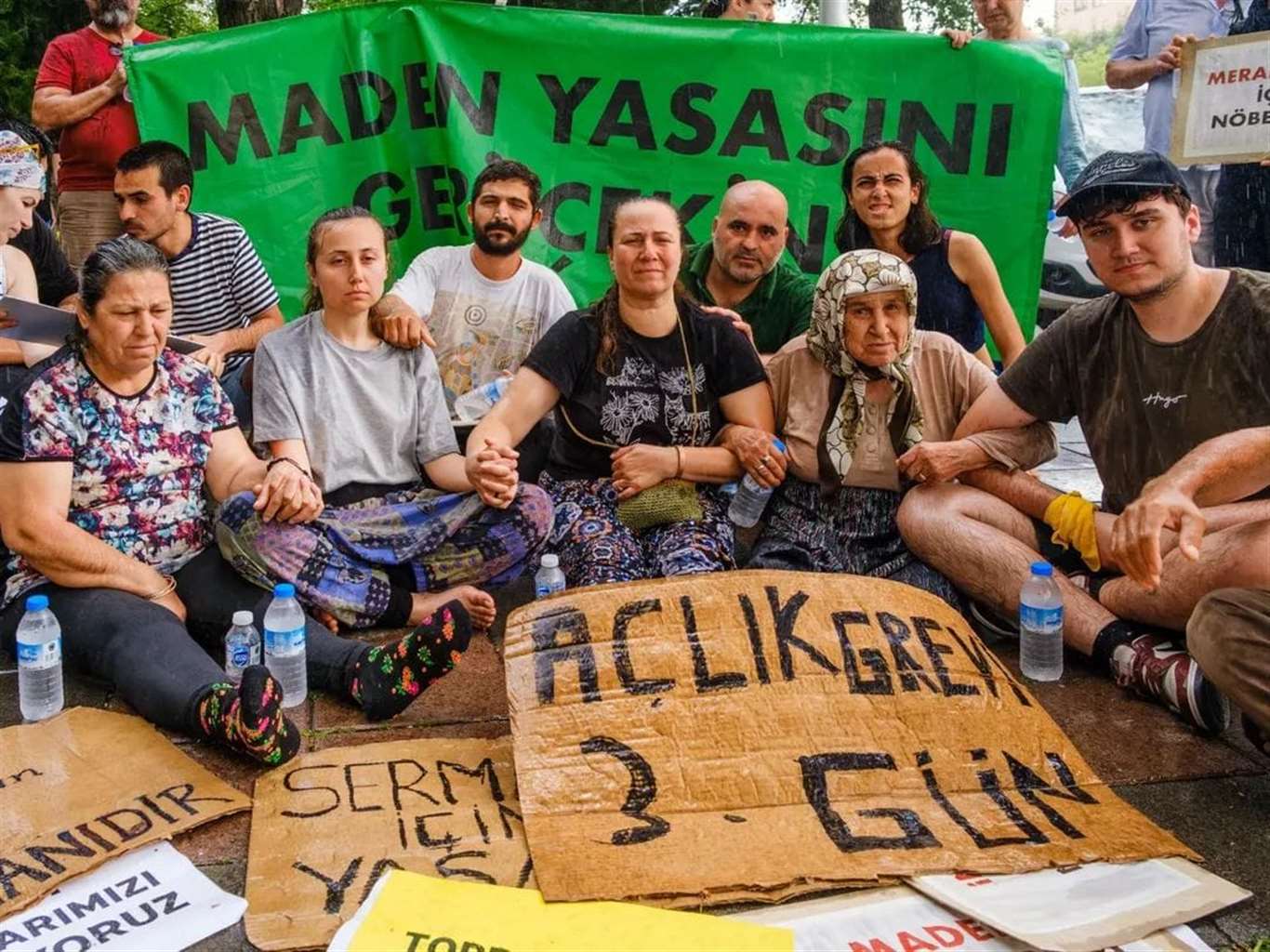 İkizköylüler zeytinliklerine sahip çıkıyor: 