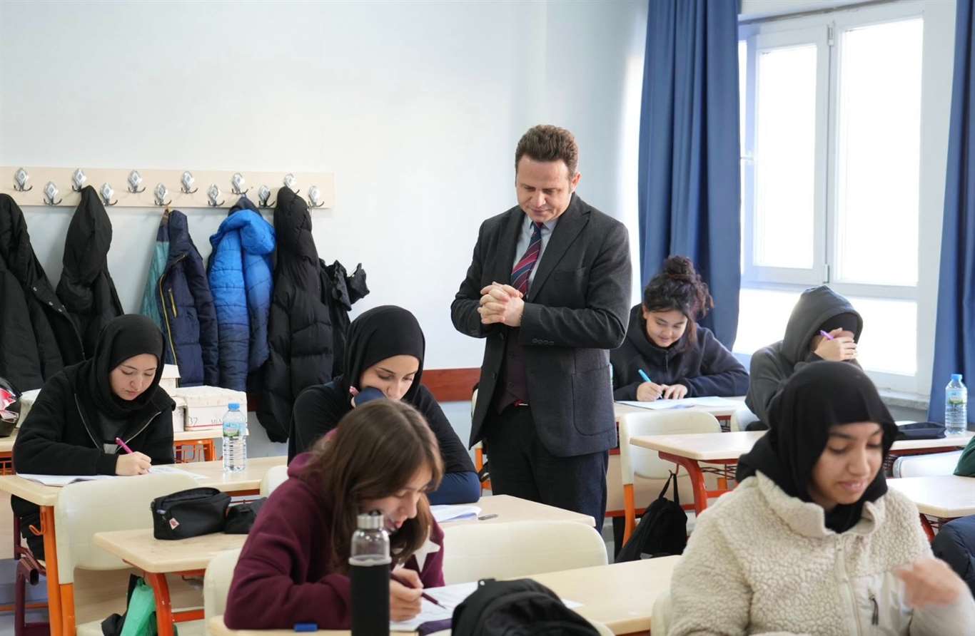 İl Müdürü Emre Çay'dan yeni yılın ilk ders gününde okul ziyareti haberi