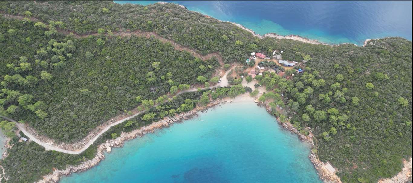 İncekum'da kaçak yol iddiası: Suç duyurusu yapıldı haberi