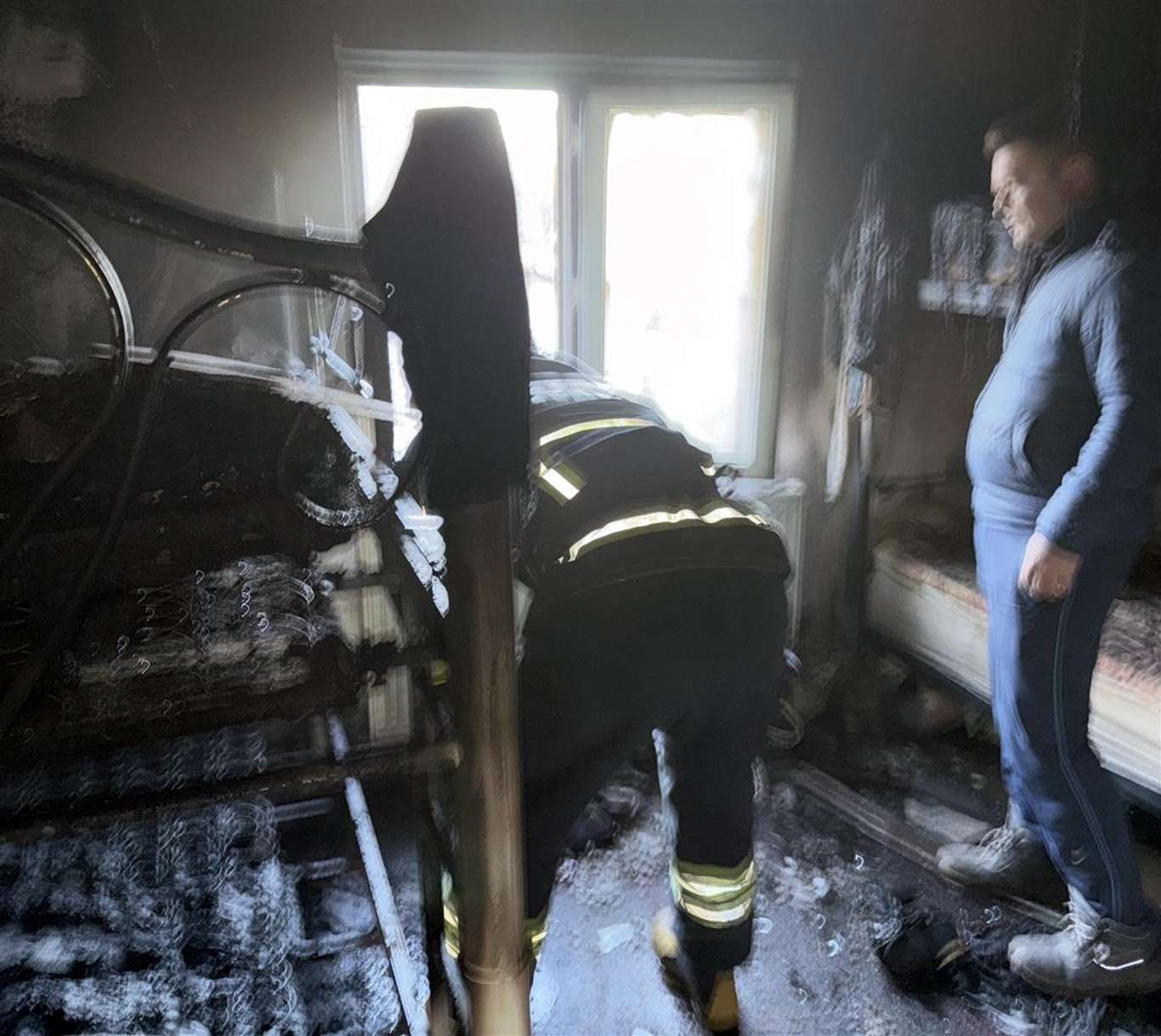       İzinli itfaiyeci yangına müdahale etti haberi